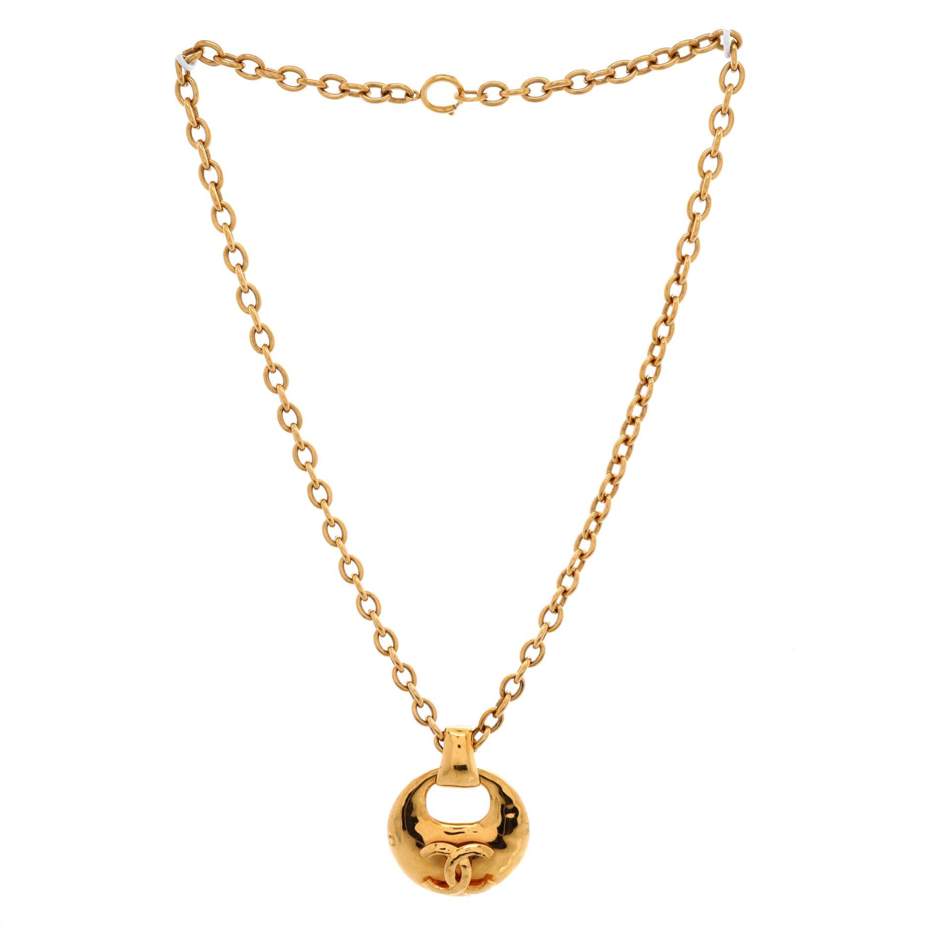 Chanel Vintage CC Round Cut-Out Pendant Necklace Size ONE SIZE - 2 Thumbnail