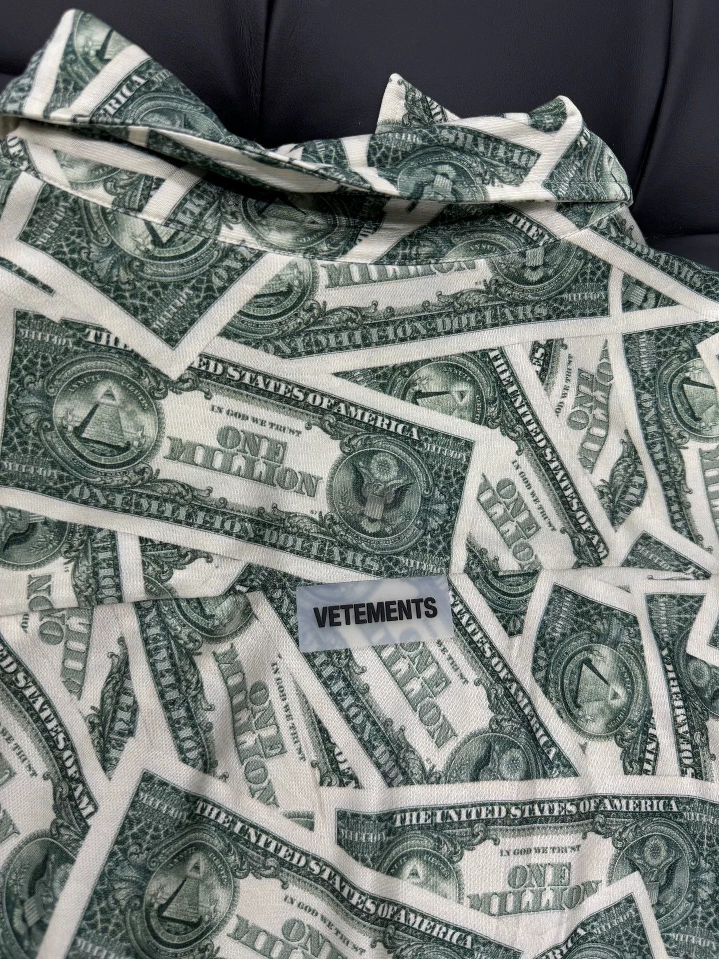 Vetements Vetements Dollar Print Shirt Size US S / EU 44-46 / 1 - 3 Thumbnail