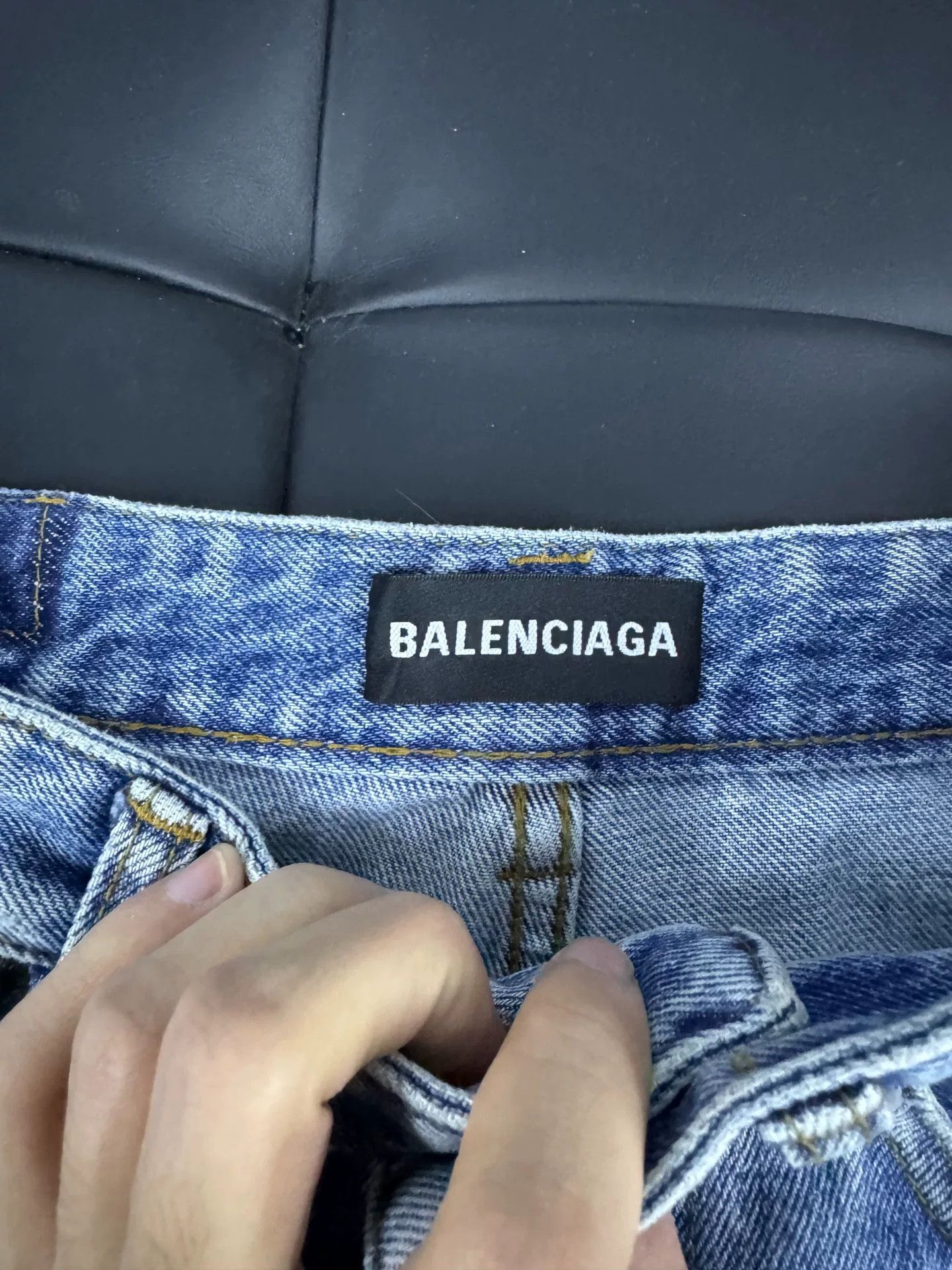 Balenciaga Balenciaga Distressed Denim Jeans Size 30 Size US 30 / EU 46 - 3 Thumbnail
