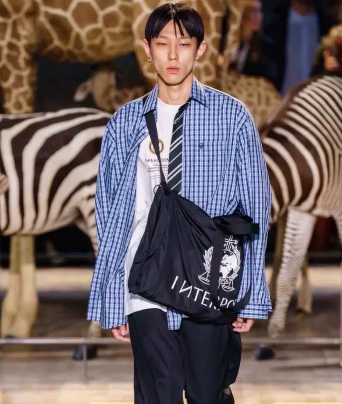 Vetements Vetements 19AW Tie Academy Shirt Size US XS / EU 42 / 0 - 5 Thumbnail