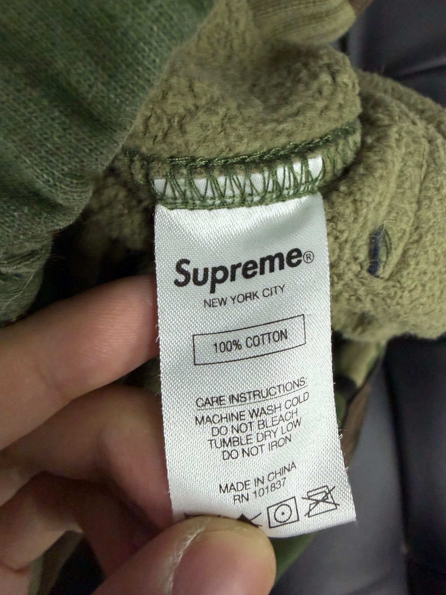 Supreme Supreme Camouflage Sweatpants Size US 30 / EU 46 - 5 Thumbnail