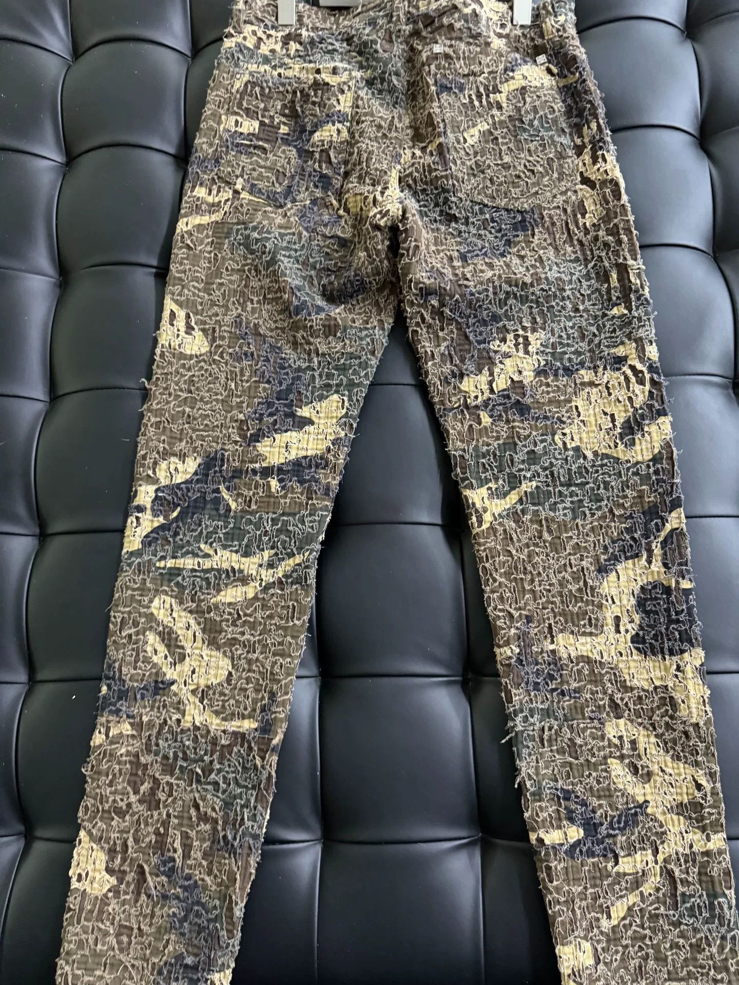 Givenchy Givenchy Distressed Denim Pants Size US 32 / EU 48 - 2 Thumbnail