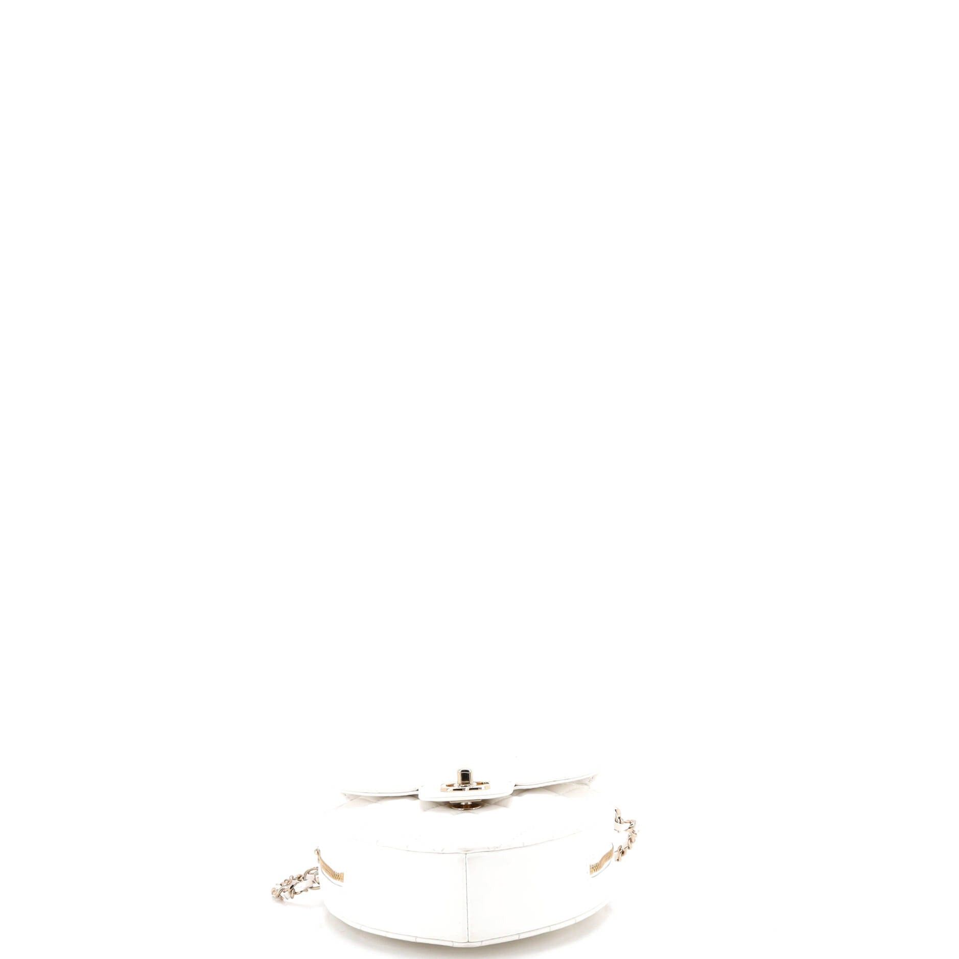 Chanel CC in Love Heart Bag Size ONE SIZE - 4 Thumbnail