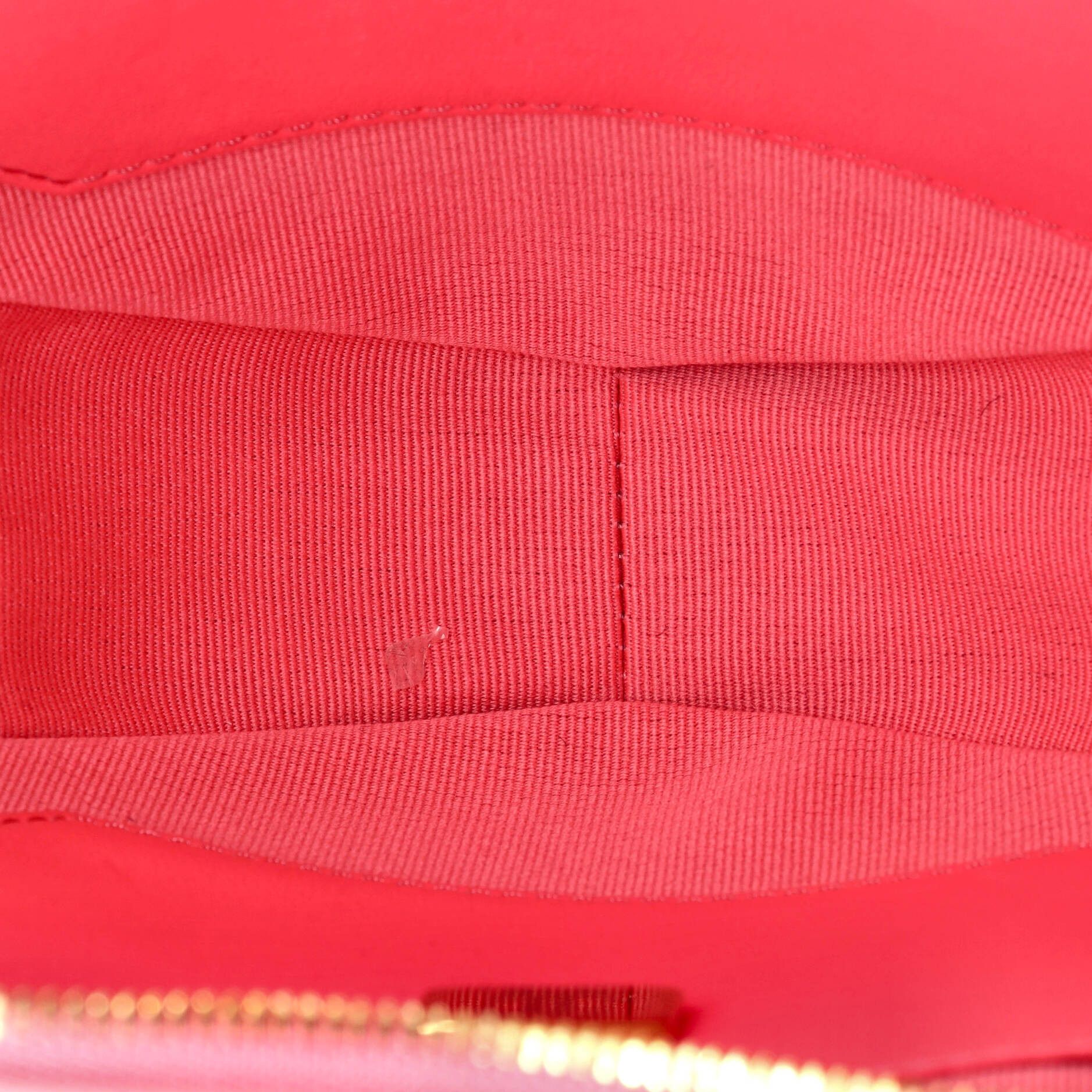 Chanel CC in Love Heart Bag Size ONE SIZE - 5 Thumbnail