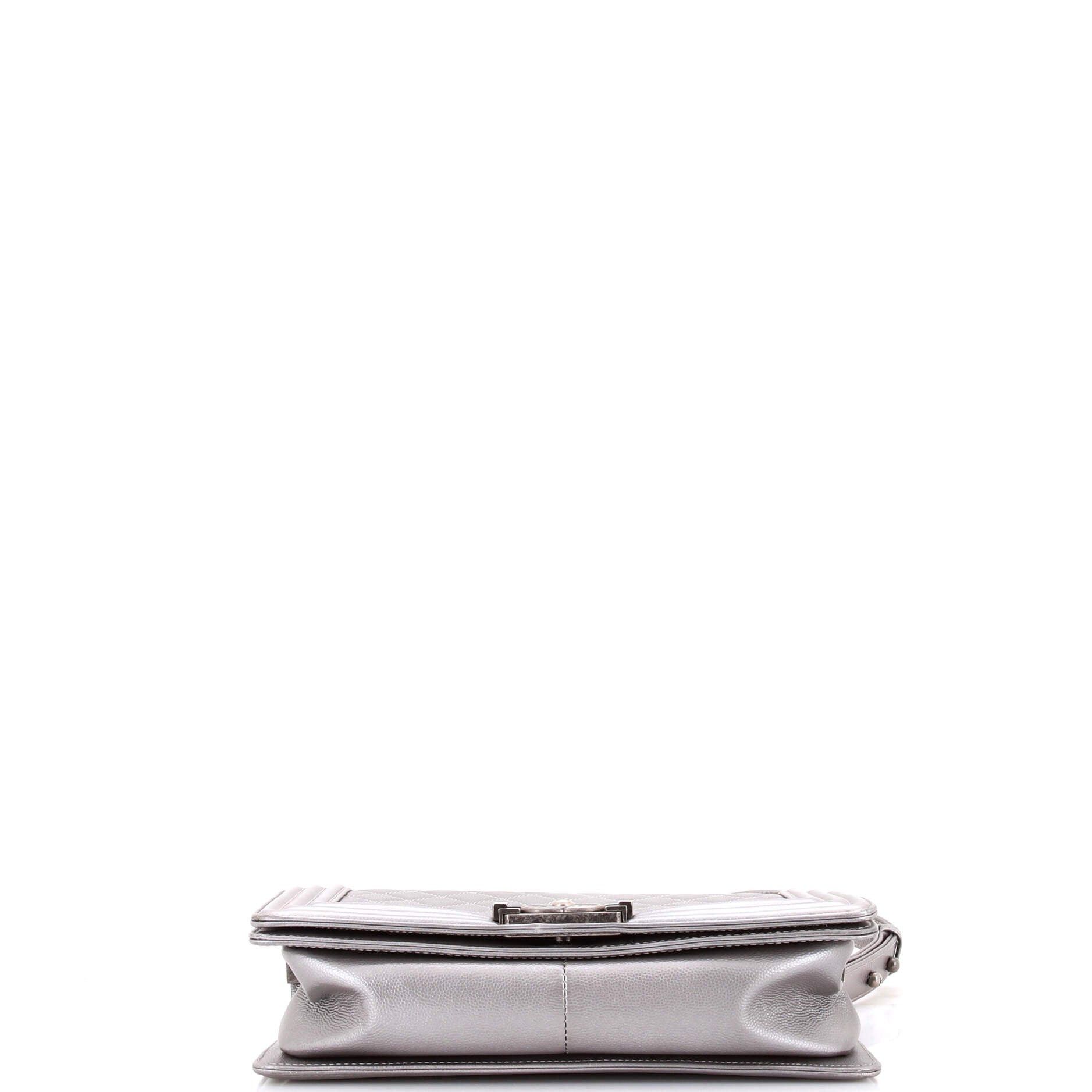 Chanel Boy Flap Bag Size ONE SIZE - 4 Thumbnail