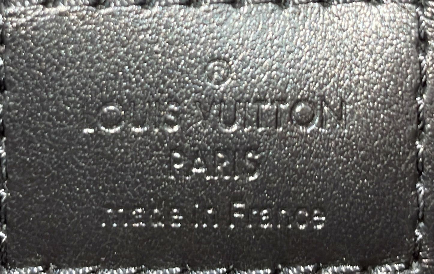 Louis Vuitton S Lock Vertical Wearable Wallet Size ONE SIZE - 7 Thumbnail