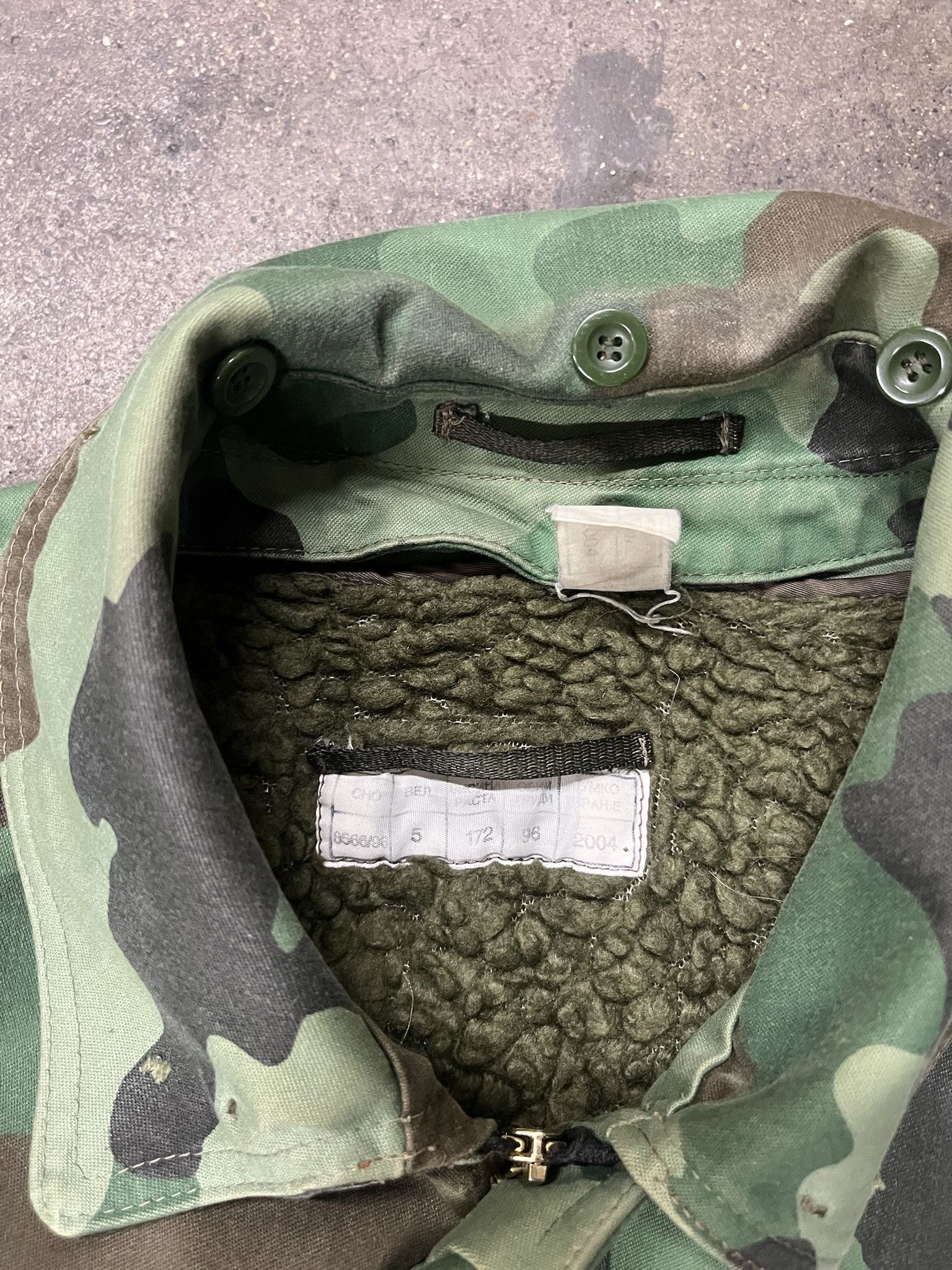 Carhartt × Vintage Vintage 2000s German Military Woodland Camo Fleece Lined Cargo Field Jacket Size L Size US L / EU 52-54 / 3 - 2 Thumbnail