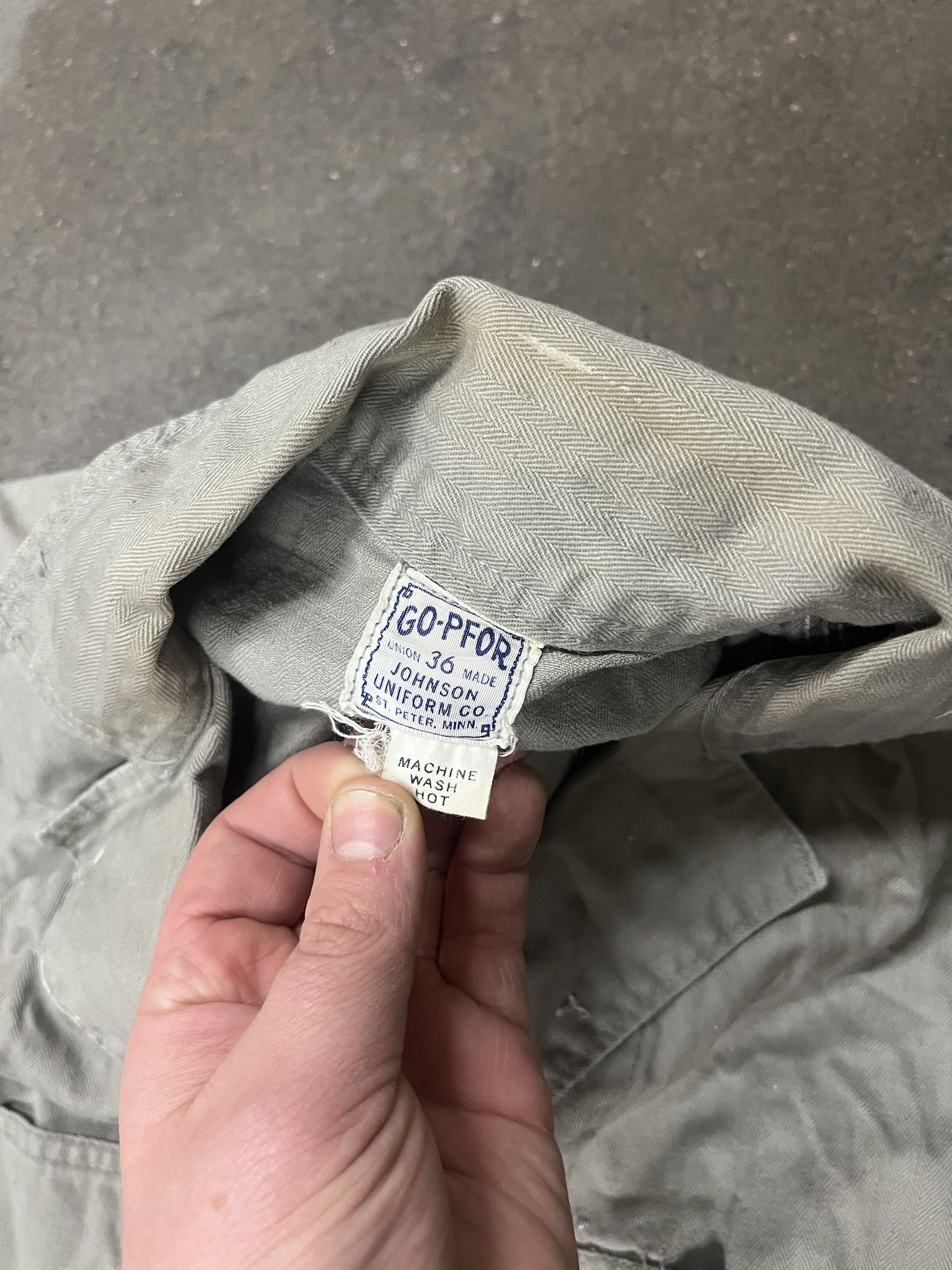 Carhartt × Vintage Vintage 1950s Johnson Uniform Co Distressed Herringbone Lab Coat Size 36 Size US M / EU 48-50 / 2 - 2 Thumbnail