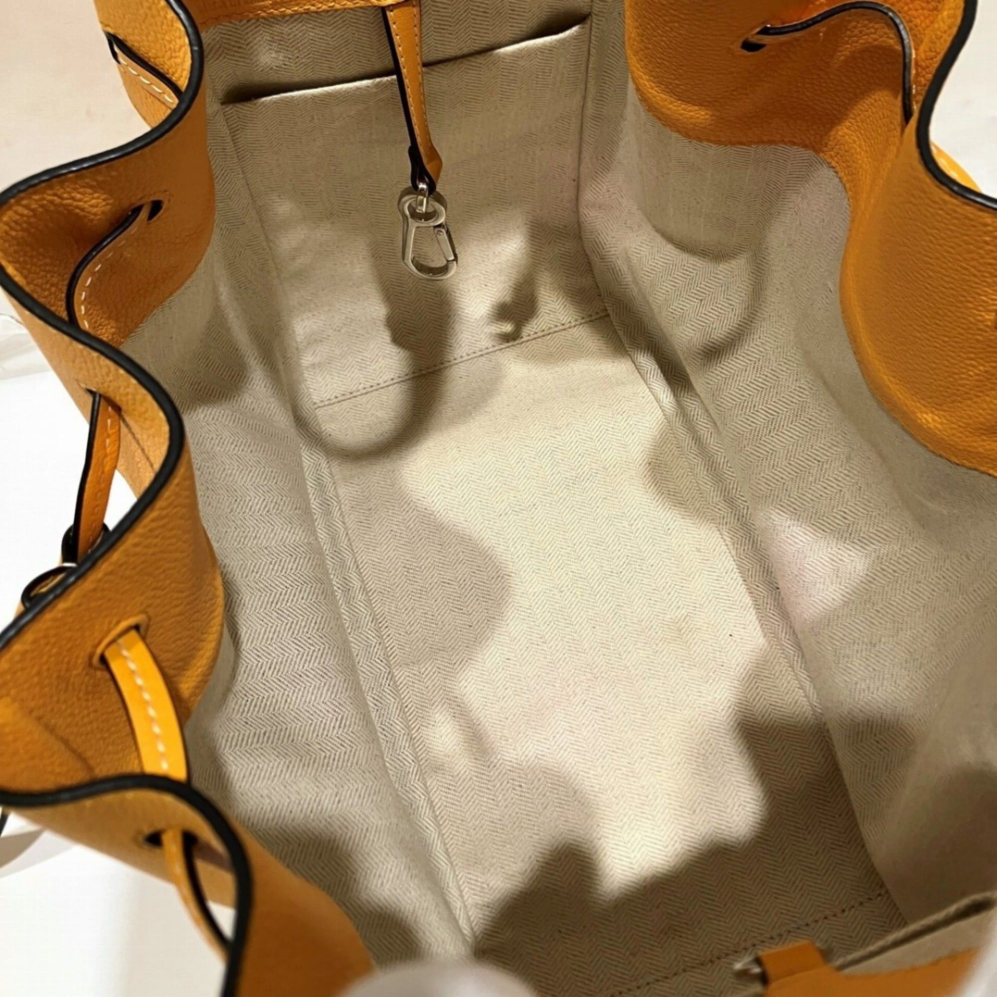 Loewe LOEWE Drawstring Hammock Handbag in Calfskin Leather Size ONE SIZE - 6 Thumbnail