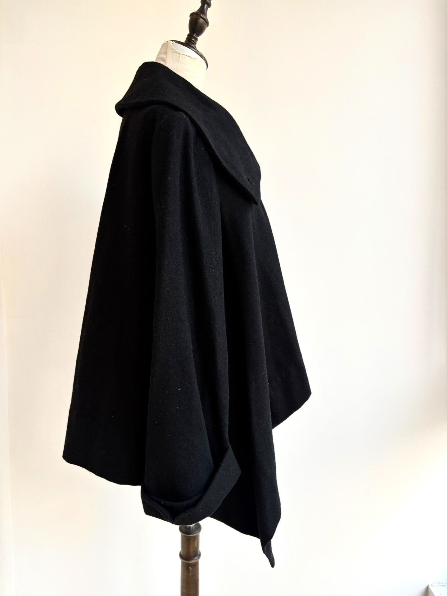 Vivienne Westwood Vivienne Westwood Black Irregular Cape Coat Size M / US 6-8 / IT 42-44 - 3 Thumbnail