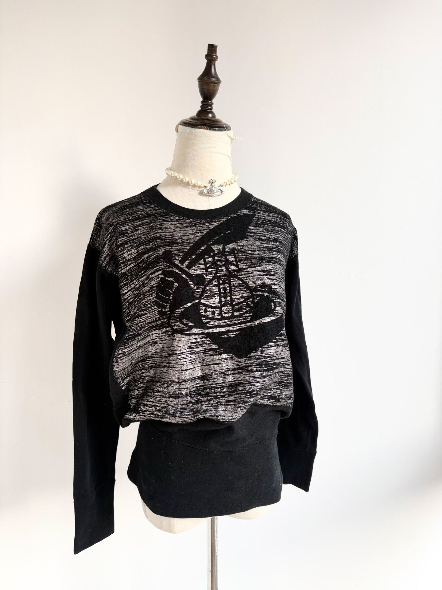 Vivienne Westwood Vivienne Westwood Black Saturn Sweatshirt Size S / US 4 / IT 40 - 3 Thumbnail
