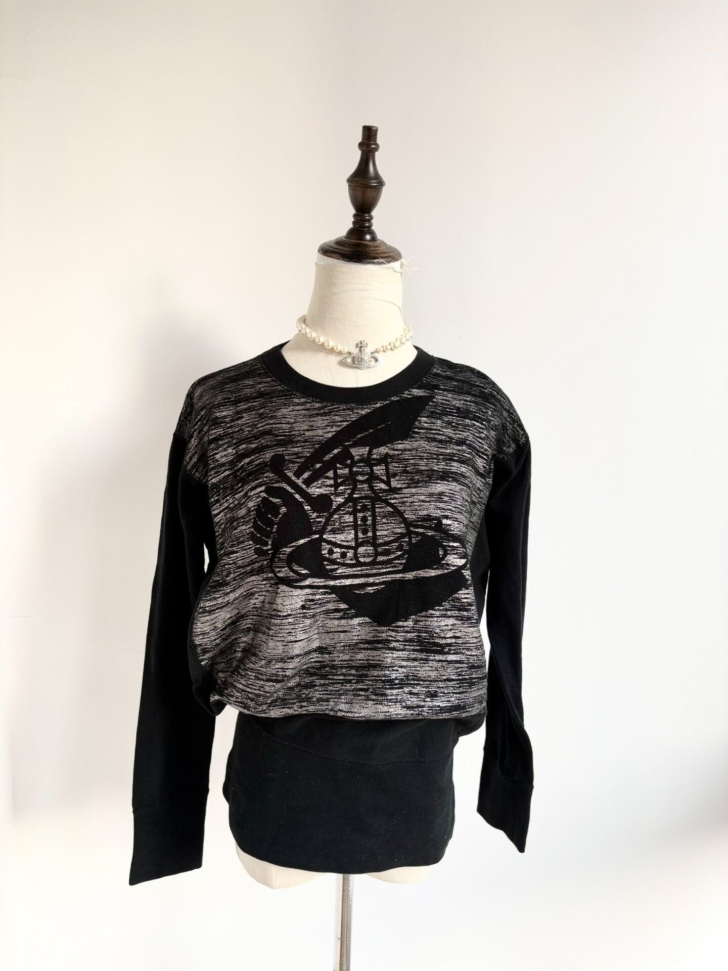 Vivienne Westwood Vivienne Westwood Black Saturn Sweatshirt Size S / US 4 / IT 40 - 2 Thumbnail