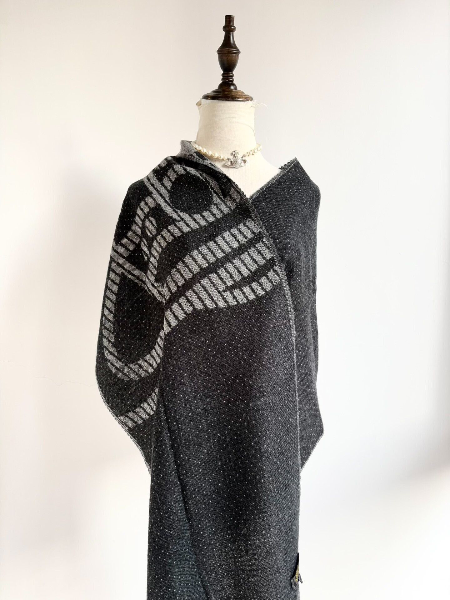 Vivienne Westwood Vivienne Westwood Black Gray Polka Dot Scarf Size ONE SIZE - 6 Thumbnail