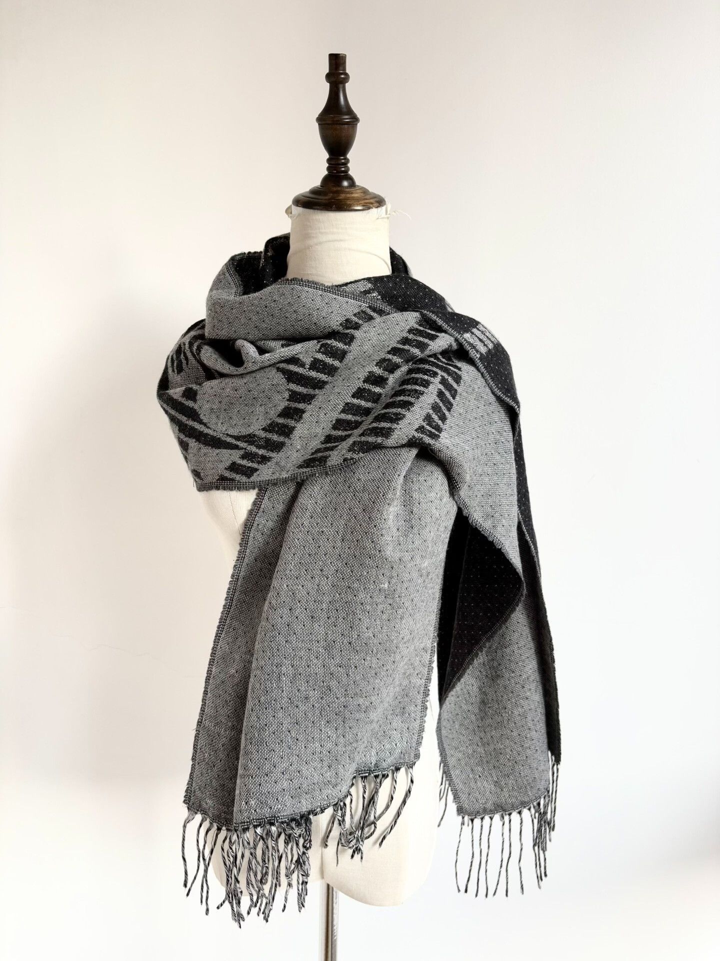 Vivienne Westwood Vivienne Westwood Black Gray Polka Dot Scarf Size ONE SIZE - 3 Thumbnail