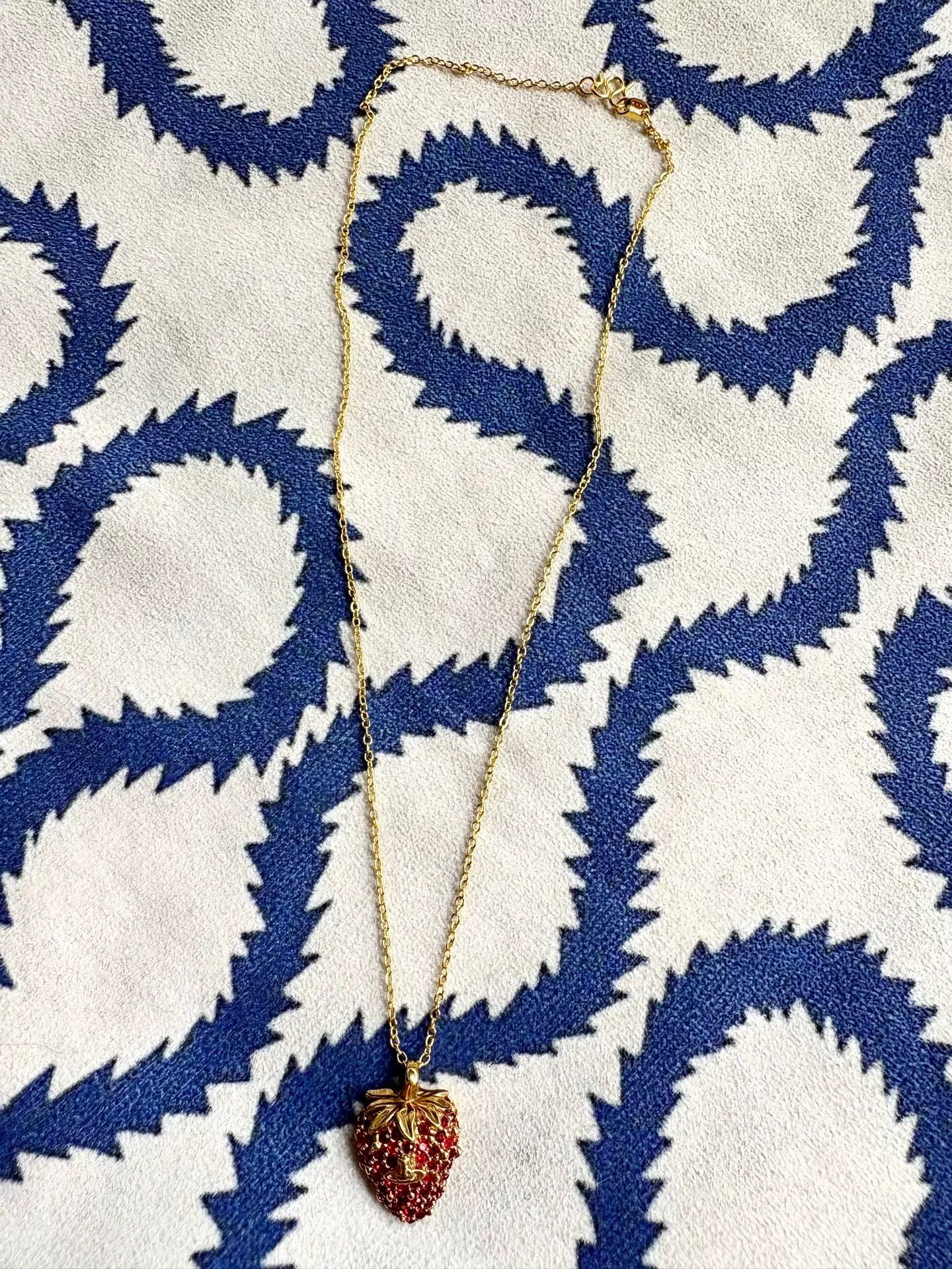 Vivienne Westwood Vivienne Westwood Strawberry Pendant Necklace Size ONE SIZE - 3 Thumbnail