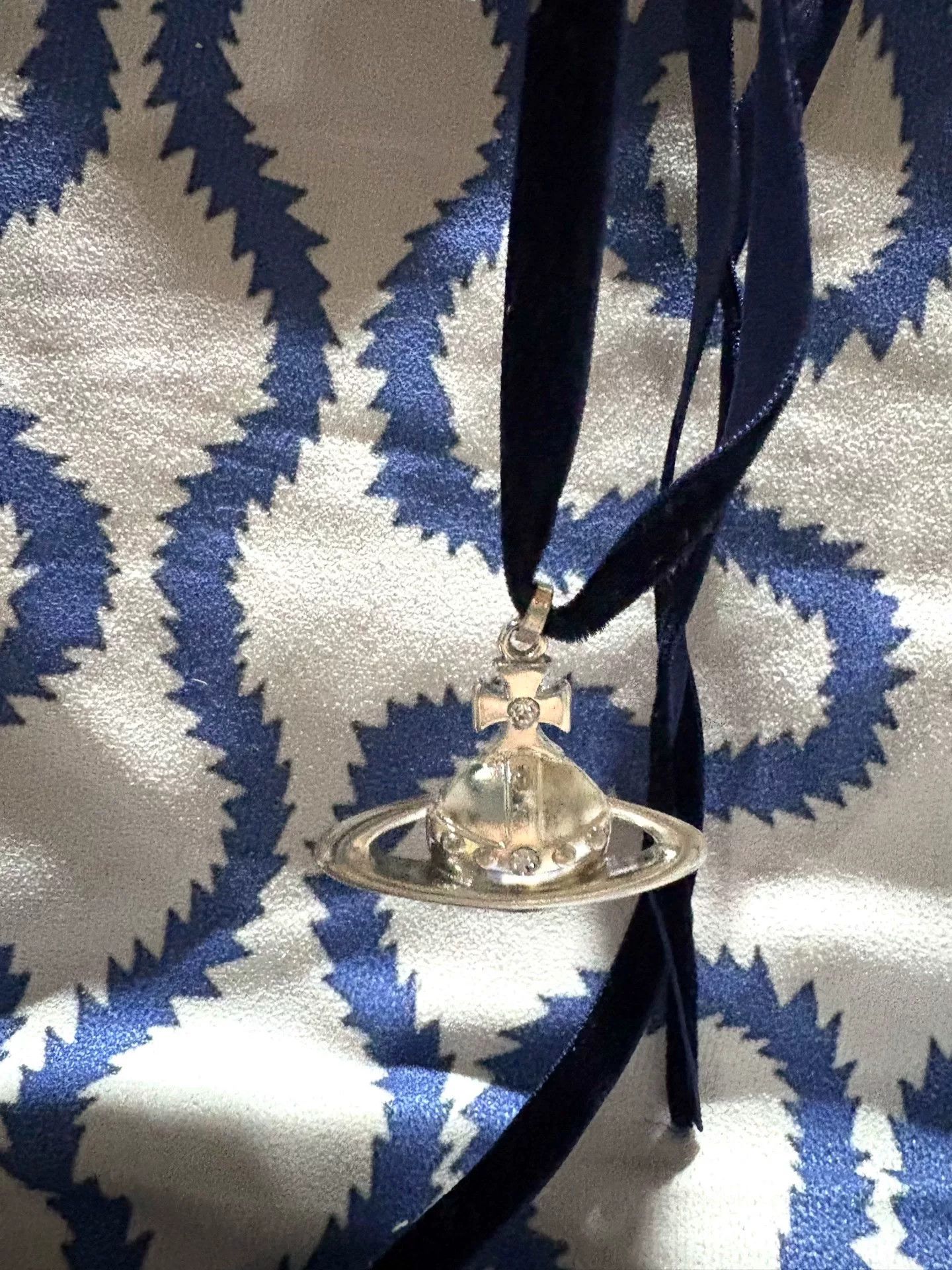 Vivienne Westwood Vivienne Westwood Silver Saturn Choker Necklace Size ONE SIZE - 6 Thumbnail