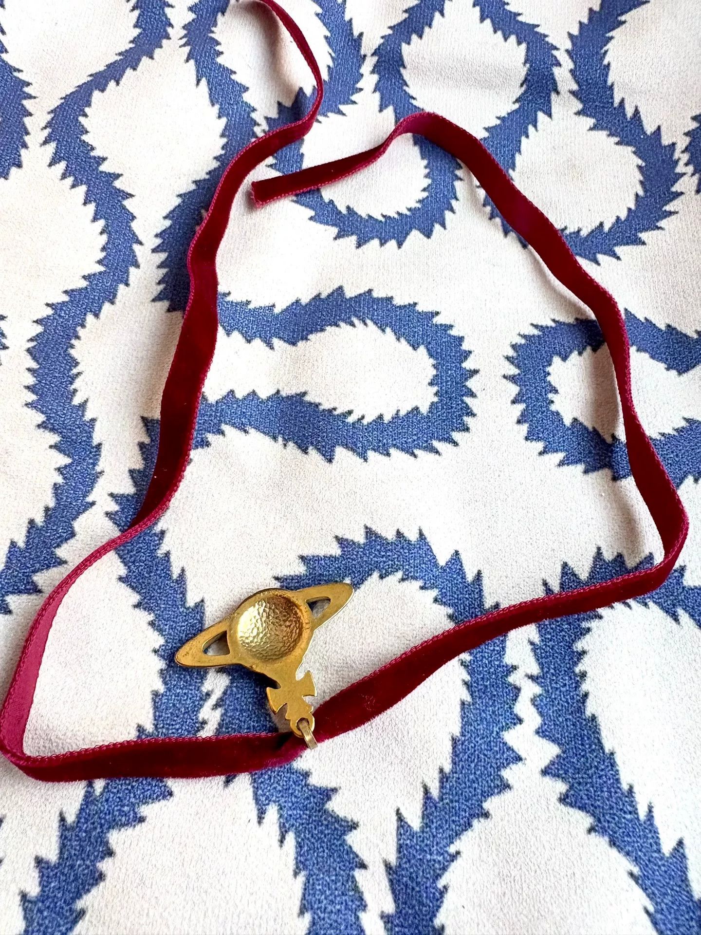 Vivienne Westwood Vivienne Westwood Gold Saturn Pendant Choker Size ONE SIZE - 4 Thumbnail