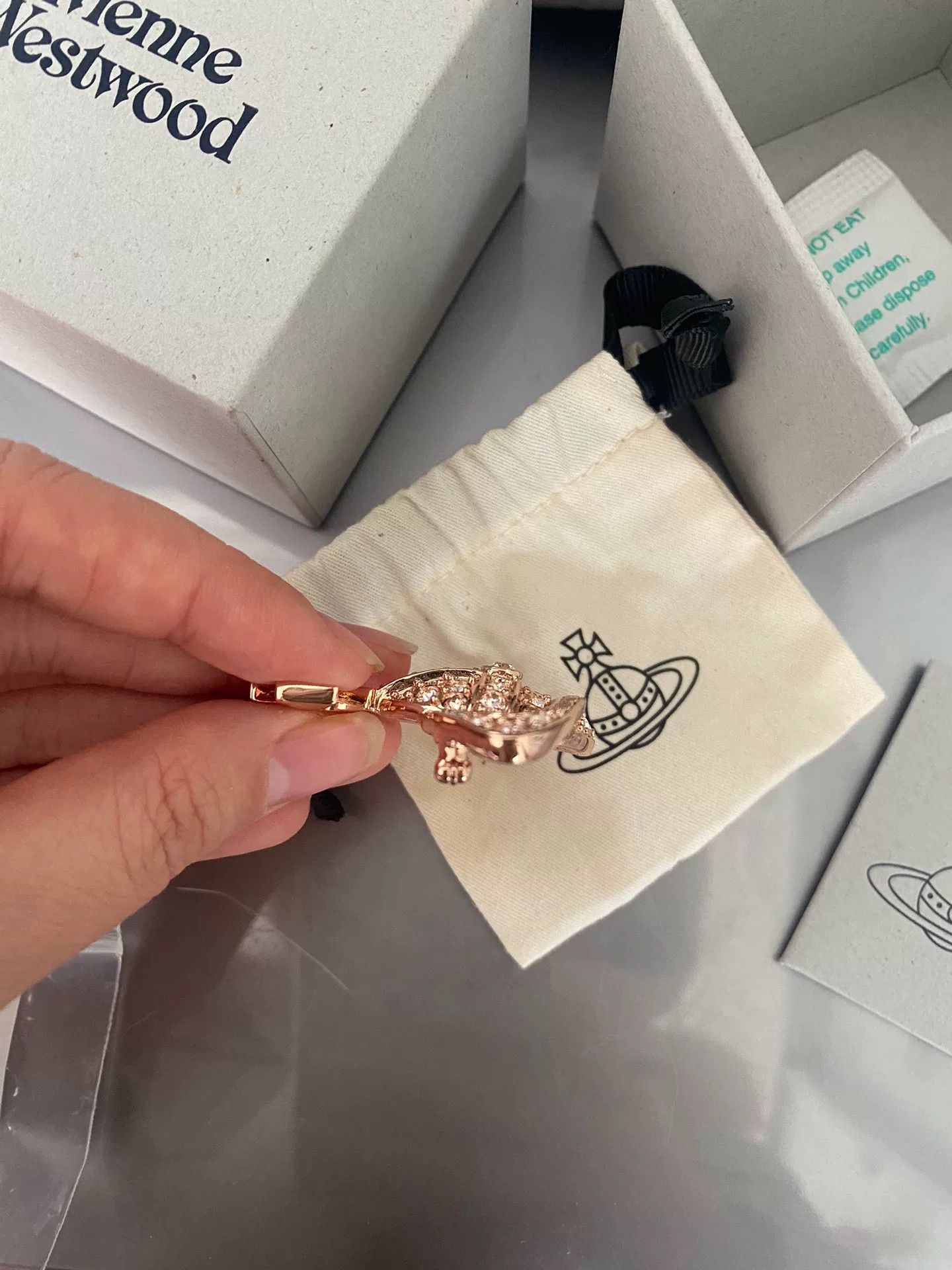 Vivienne Westwood Vivienne Westwood Rose Gold Saturn Brooch Size ONE SIZE - 6 Thumbnail