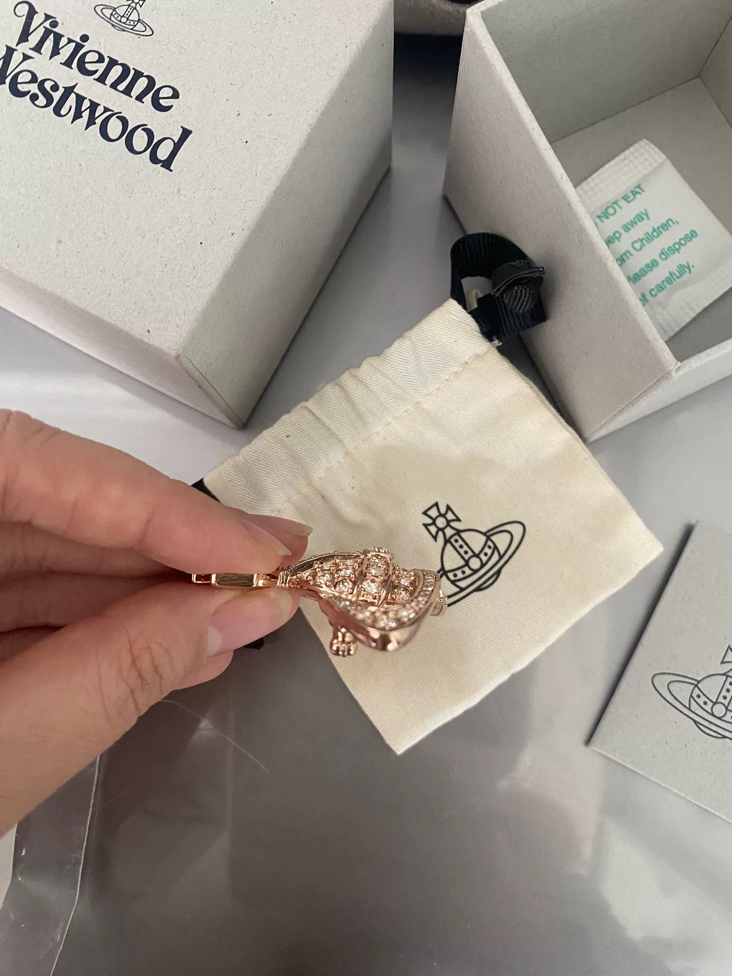 Vivienne Westwood Vivienne Westwood Rose Gold Saturn Brooch Size ONE SIZE - 7 Thumbnail