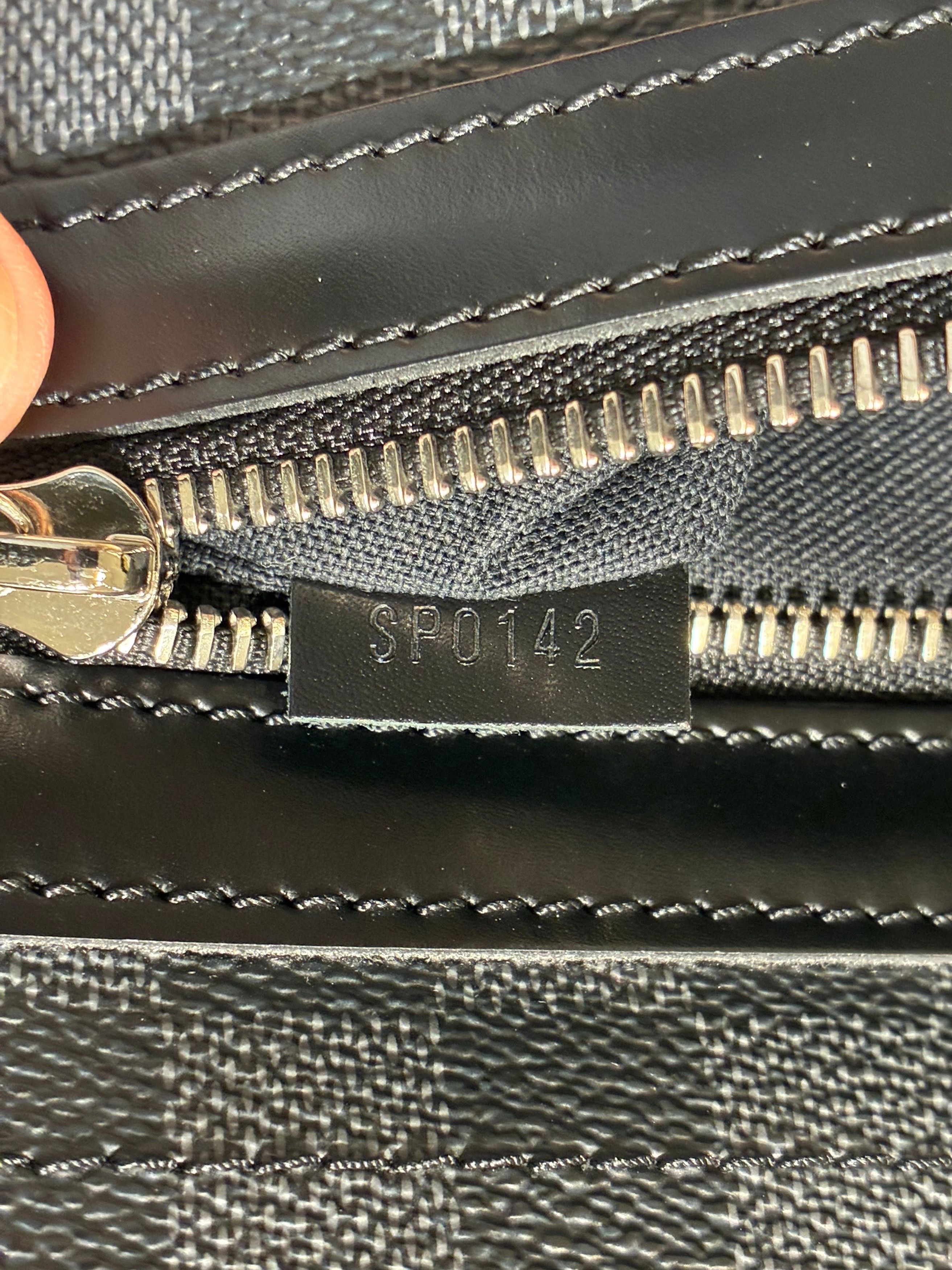 Louis Vuitton Renzo Messenger Bag Size ONE SIZE - 9 Thumbnail