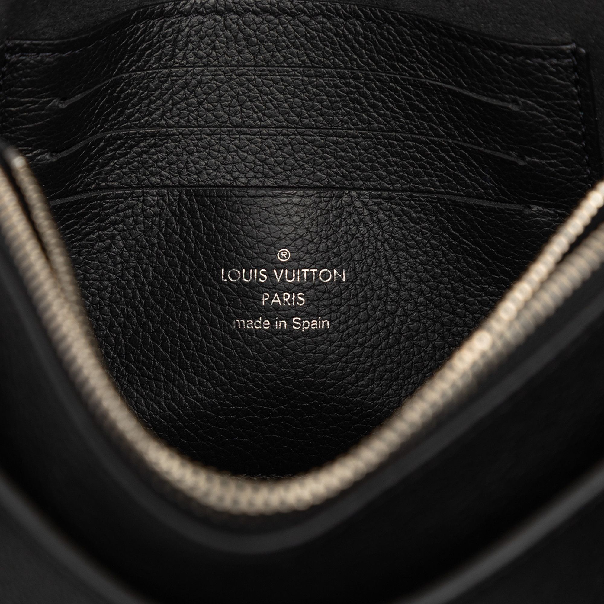 Louis Vuitton Louis Vuitton MyLockMe Chain Pochette Size ONE SIZE - 5 Thumbnail