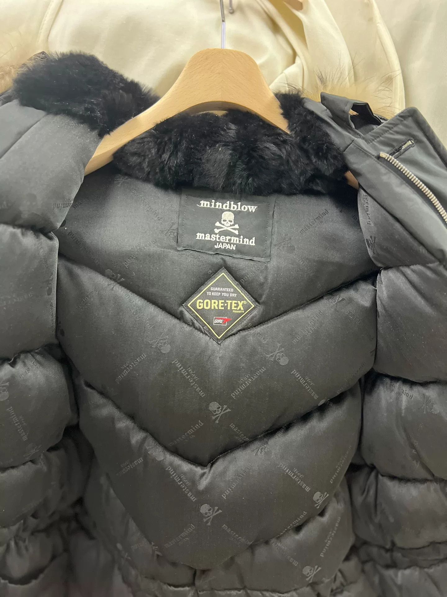 Mastermind Japan MASTERMIND JAPAN Down Jacket with Fur Collar Size US L / EU 52-54 / 3 - 7 Thumbnail