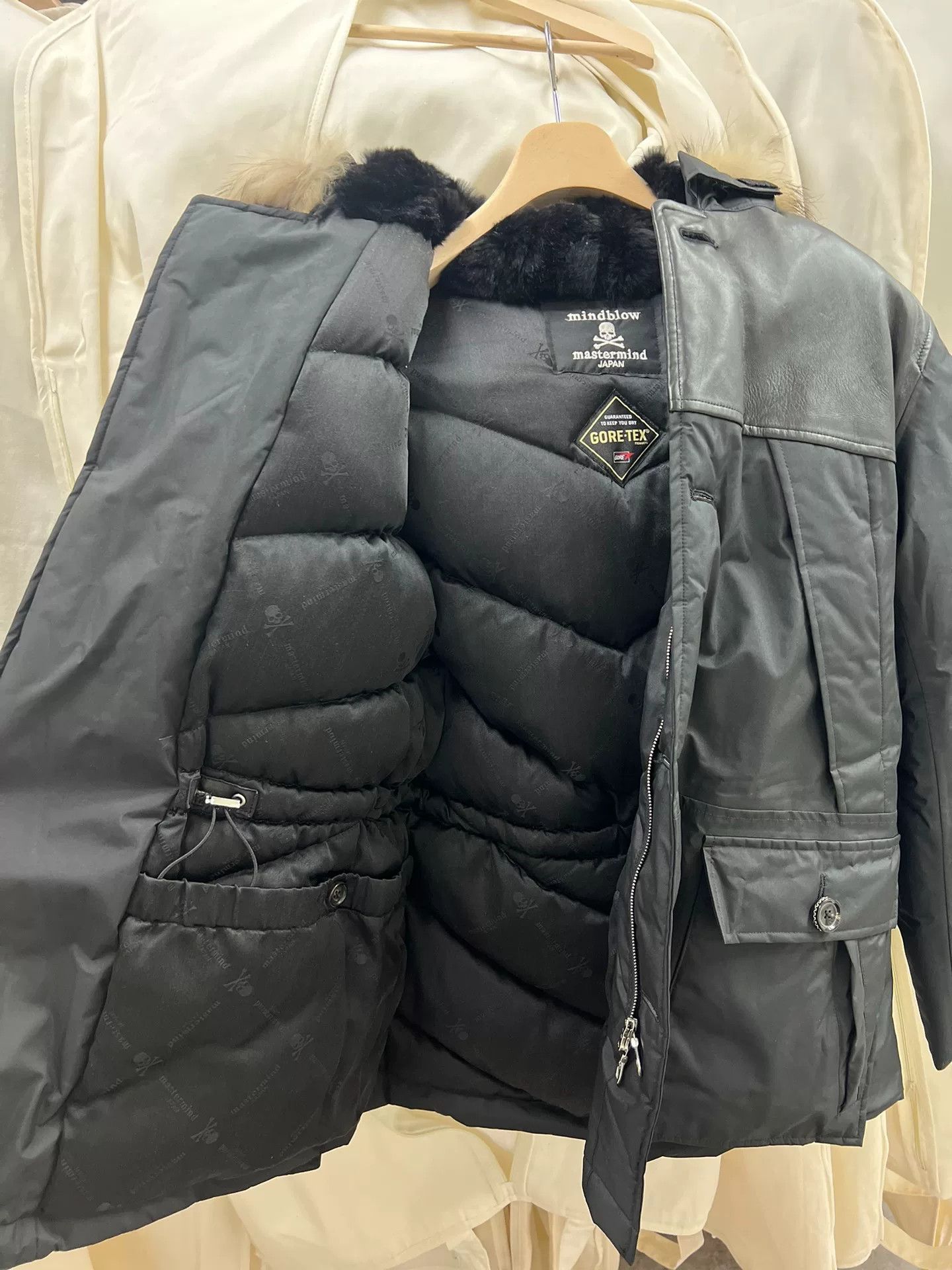 Mastermind Japan MASTERMIND JAPAN Down Jacket with Fur Collar Size US L / EU 52-54 / 3 - 9 Thumbnail