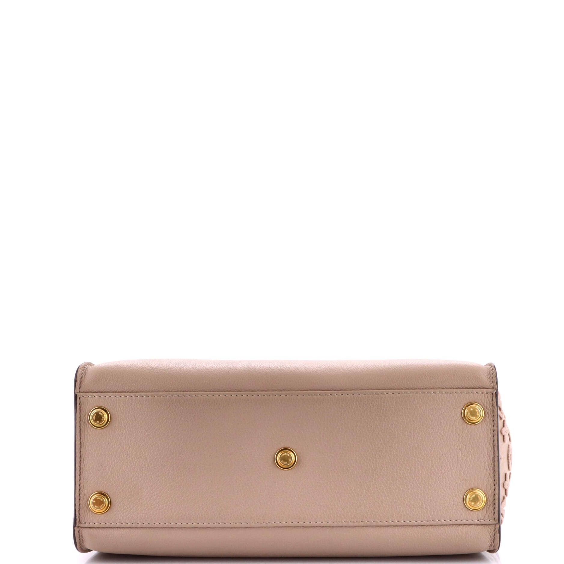 Louis Vuitton On My Side Tote Size ONE SIZE - 4 Thumbnail