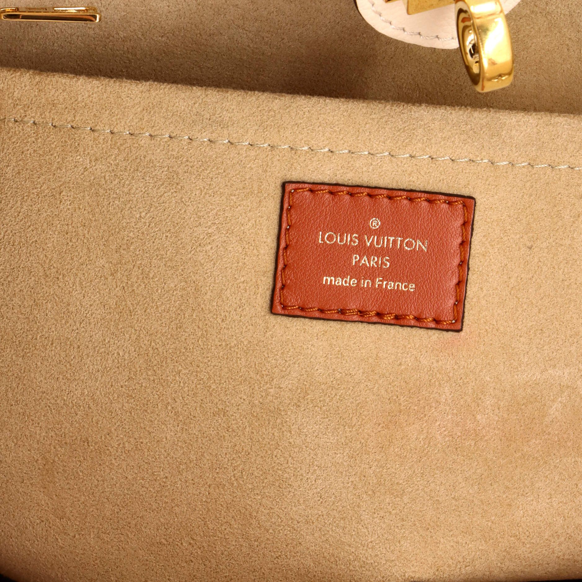 Louis Vuitton On My Side Tote Size ONE SIZE - 7 Thumbnail