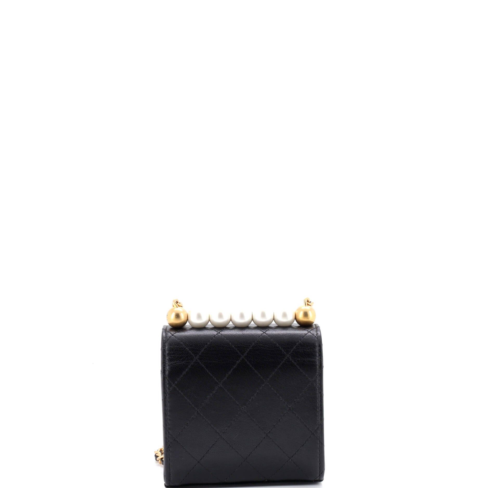 Chanel Chic Pearls Flap Clutch with Chain Size ONE SIZE - 3 Thumbnail
