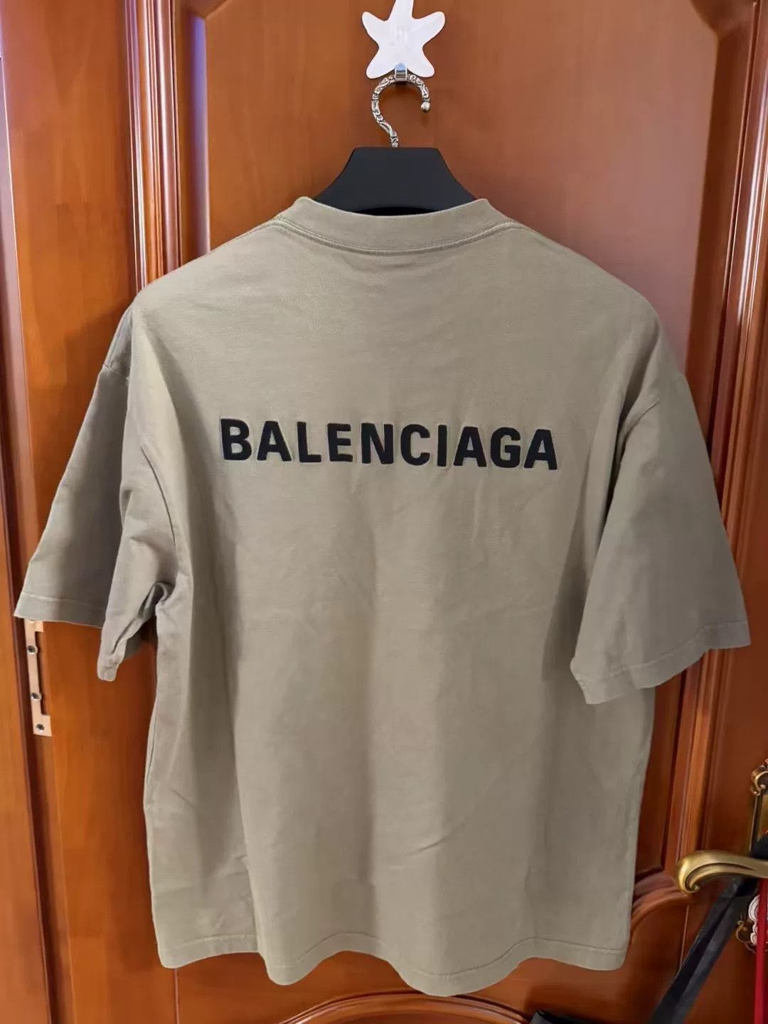 Balenciaga Balenciaga Beige Embroidered Logo Short Sleeve M Size US M / EU 48-50 / 2 - 2 Thumbnail