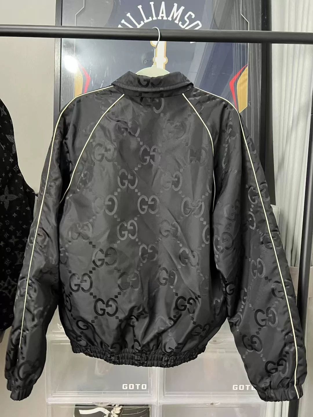 Gucci Gucci Embossed All-Over Print Coat Size US S / EU 44-46 / 1 - 2 Thumbnail