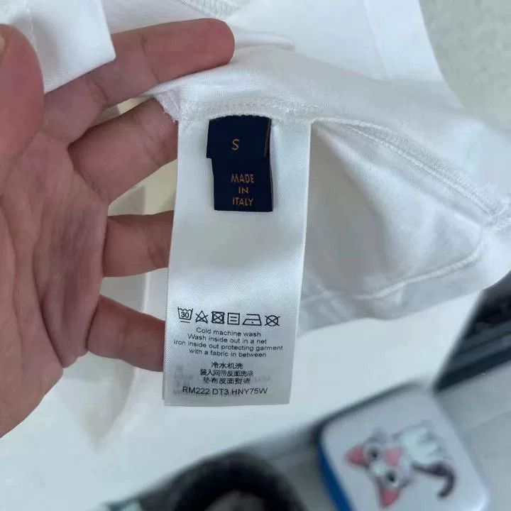 Louis Vuitton LV New Short-Sleeve Wang Hedi Style Size US M / EU 48-50 / 2 - 4 Thumbnail