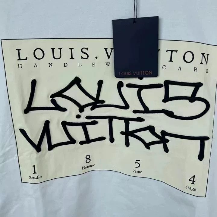 Louis Vuitton LV New Short-Sleeve Wang Hedi Style Size US M / EU 48-50 / 2 - 2 Thumbnail