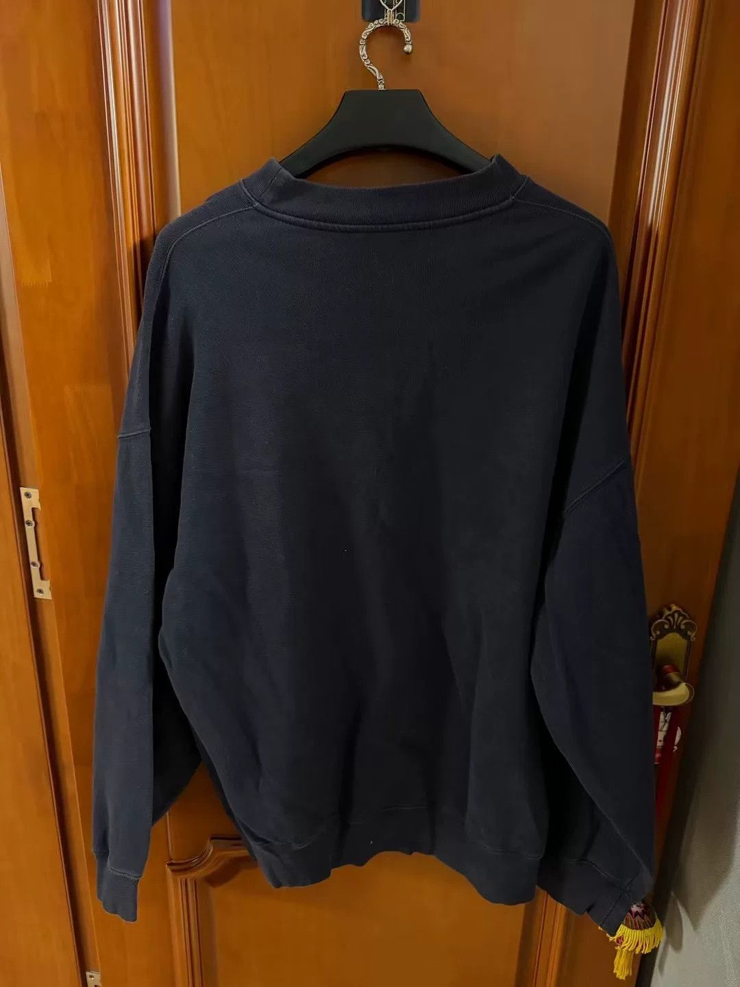 Balenciaga Balenciaga Manchester United Embroidered Logo Sweatshirt S Size US S / EU 44-46 / 1 - 2 Thumbnail