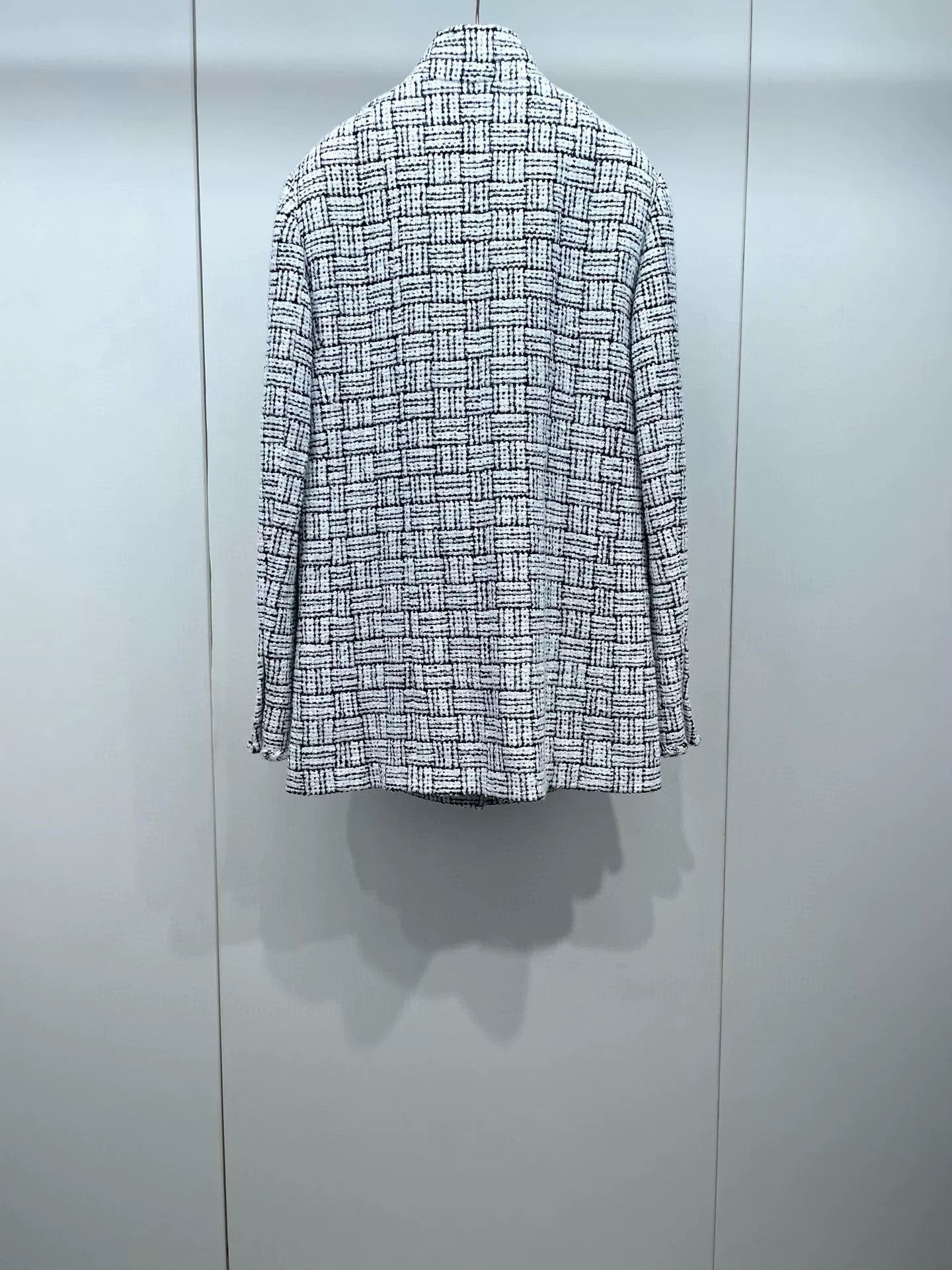 Chanel Chanel 23B Sequin Tweed Jacket Size XS / US 0-2 / IT 36-38 - 2 Thumbnail