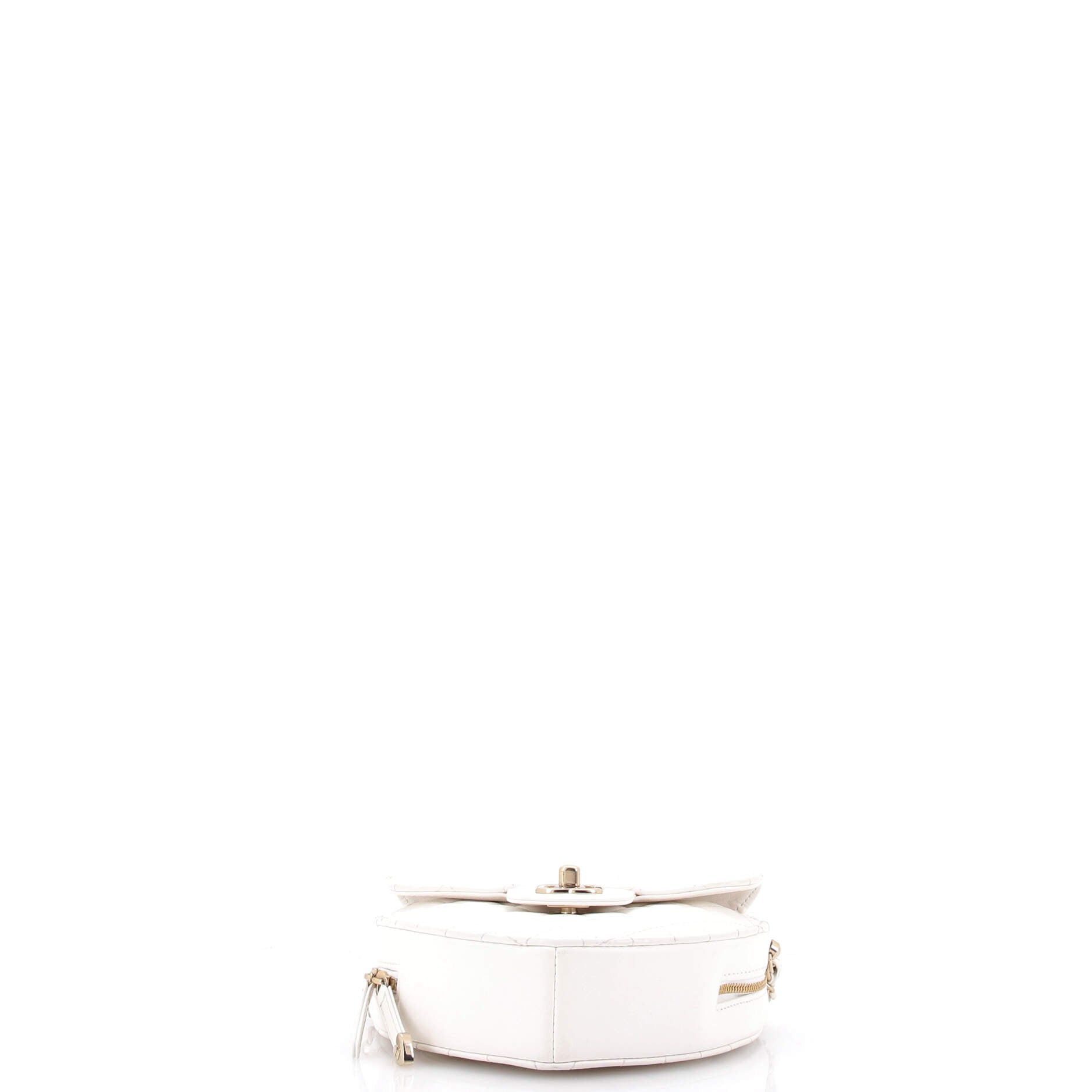 Chanel CC in Love Heart Bag Size ONE SIZE - 4 Thumbnail