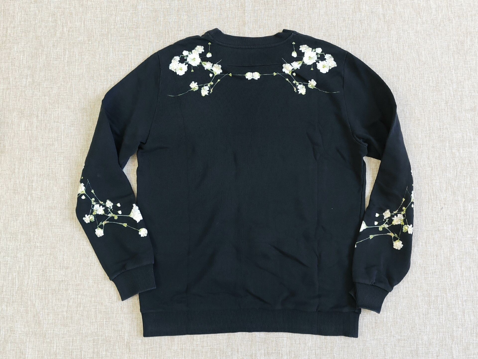 Givenchy Givenchy Men's Jasmine Flower Sweatshirt Size US S / EU 44-46 / 1 - 4 Thumbnail