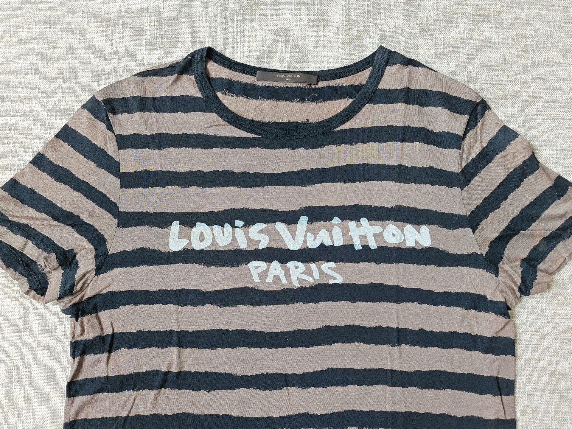 Louis Vuitton Louis Vuitton Men's Short-Sleeve T-Shirt Size US S / EU 44-46 / 1 - 2 Thumbnail
