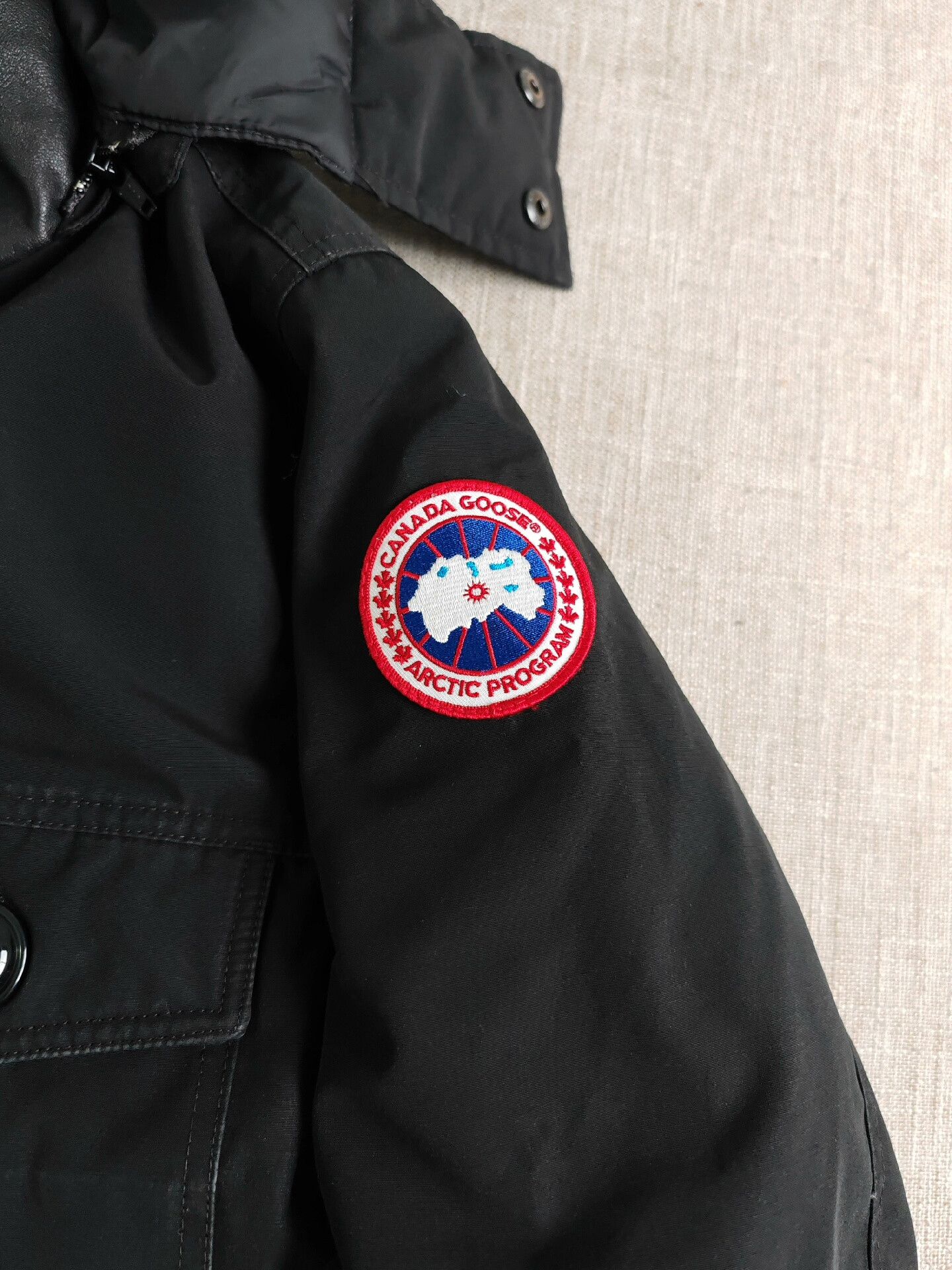 Canada Goose Canada Goose Men's Down Jacket Fur Collar Size US L / EU 52-54 / 3 - 5 Thumbnail