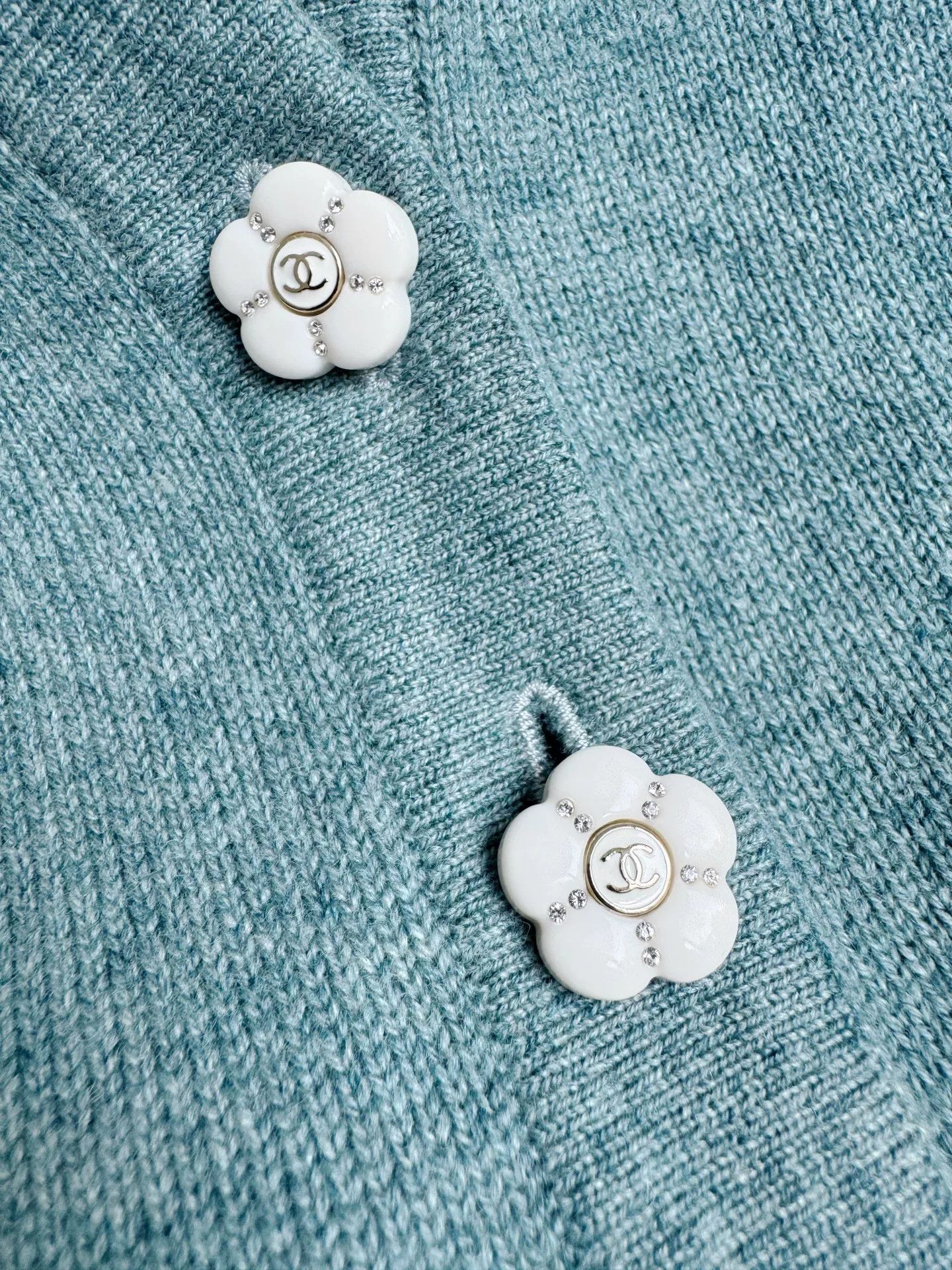 Chanel Chanel 23K Camellia Button Vest Size XS / US 0-2 / IT 36-38 - 5 Thumbnail