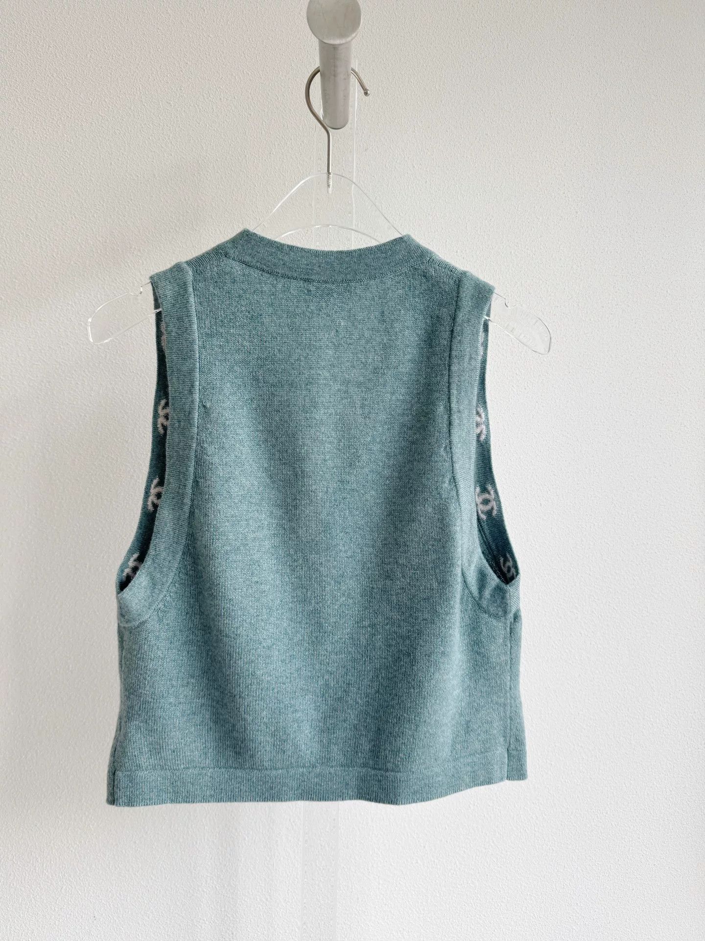 Chanel Chanel 23K Camellia Button Vest Size XS / US 0-2 / IT 36-38 - 3 Thumbnail