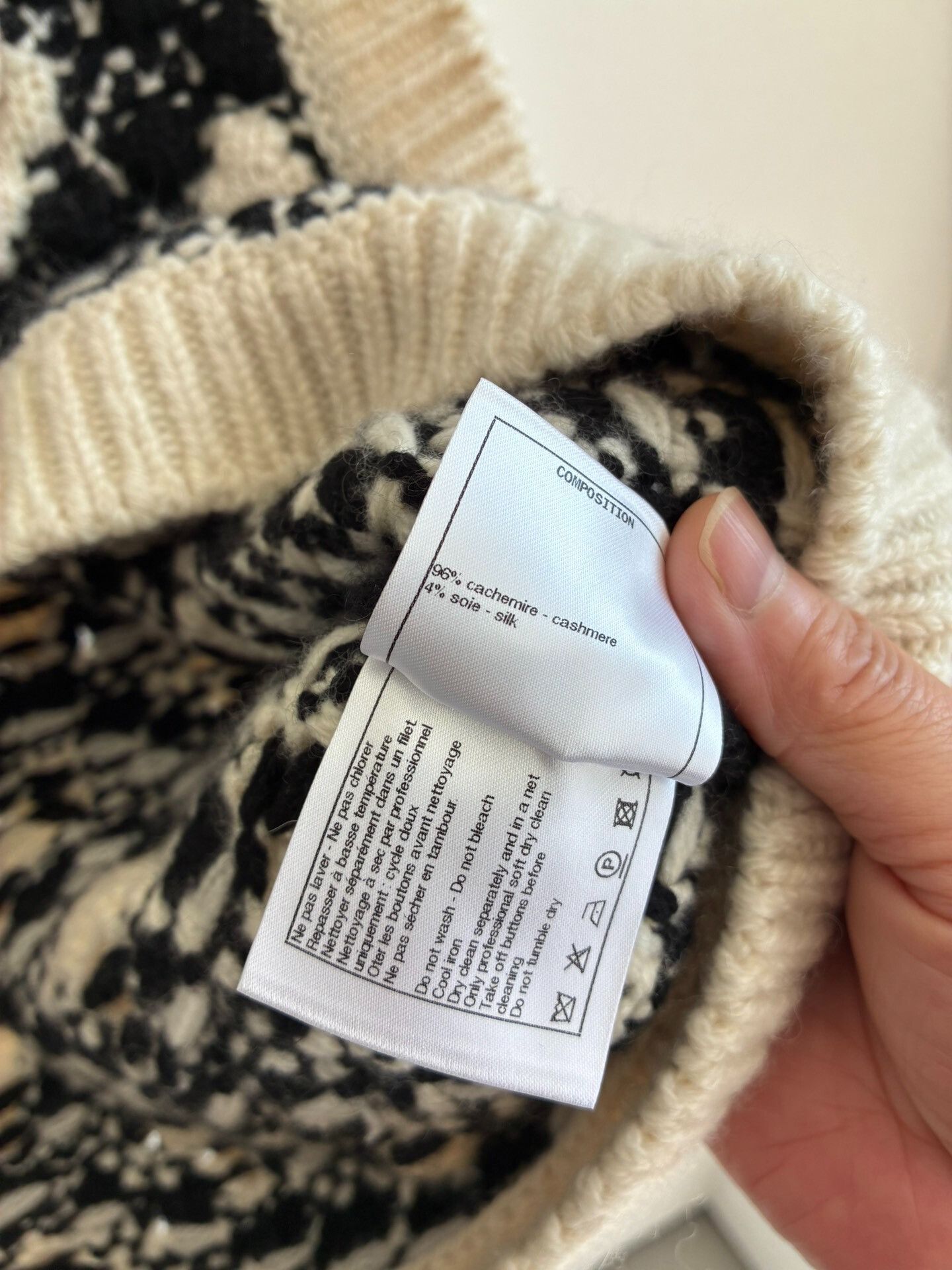 Chanel Chanel 21A Black White Knit Vest Size XXS / US 00 / IT 34 - 7 Thumbnail
