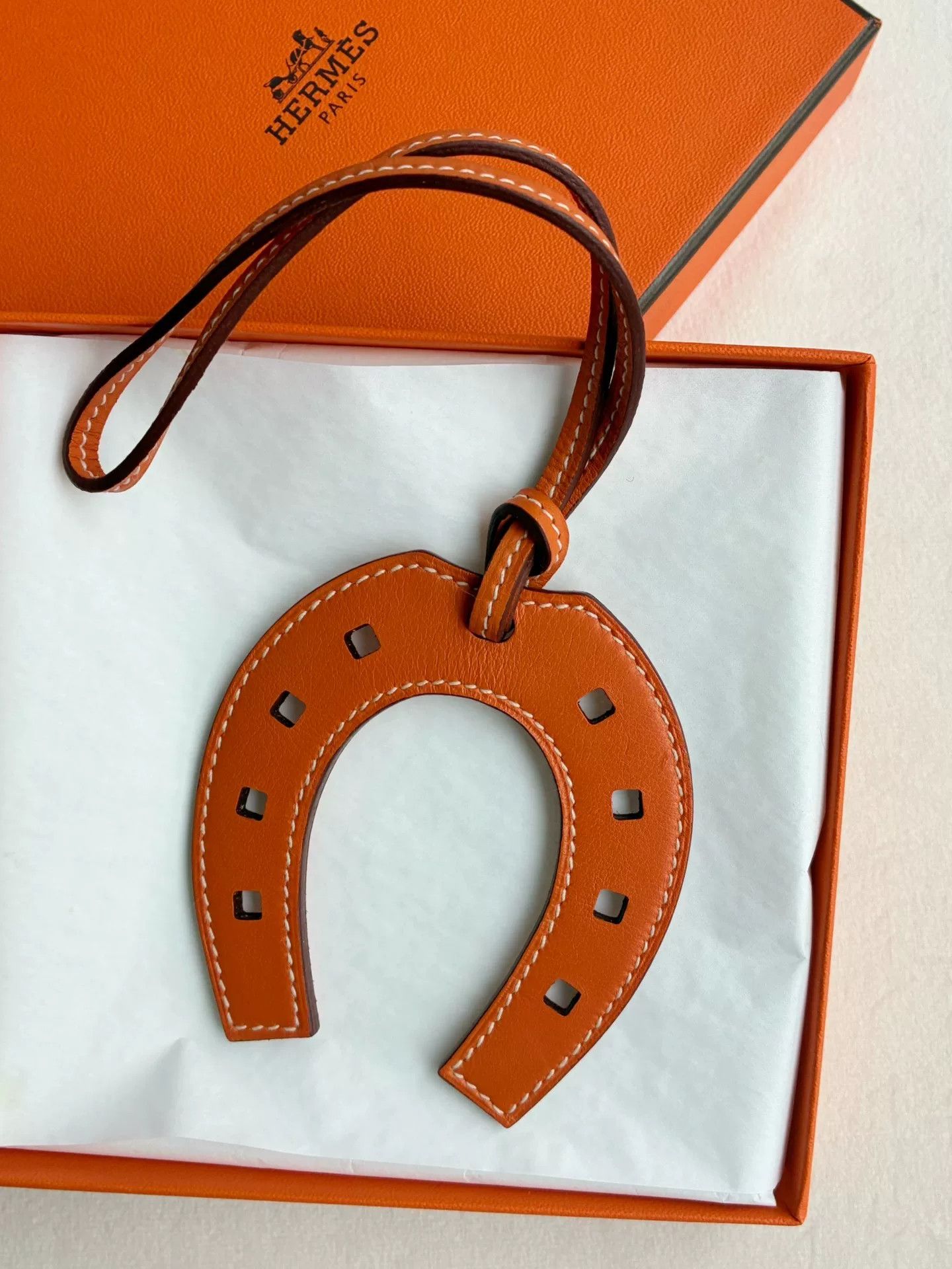 Hermes Hermes Orange Horseshoe Leather Pendant Size ONE SIZE - 5 Thumbnail