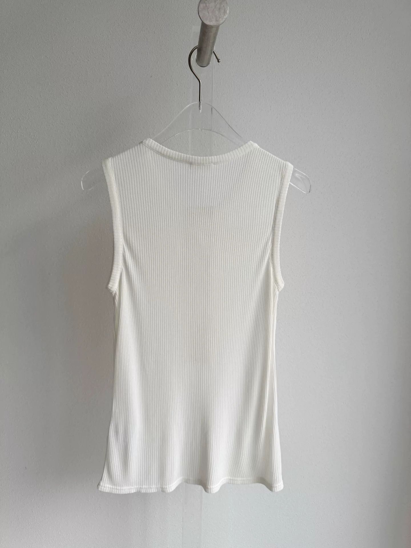 Chanel Chanel 16P White Sleeveless Knit Vest Size XXS / US 00 / IT 34 - 3 Thumbnail