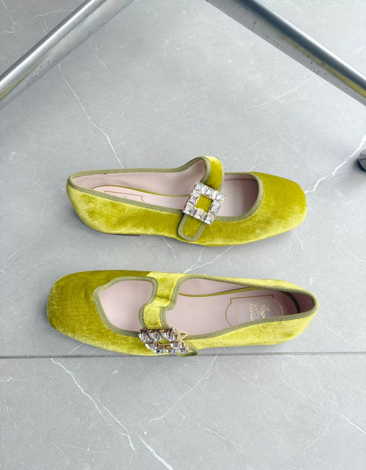 Roger Vivier Roger Vivier Velvet Mary Jane Shoes Size US 5.5 / IT 35.5 - 2 Thumbnail