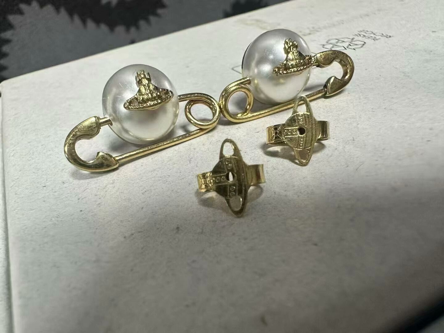 Vivienne Westwood Vivienne Westwood Saturn Pearl Earrings Size ONE SIZE - 5 Thumbnail