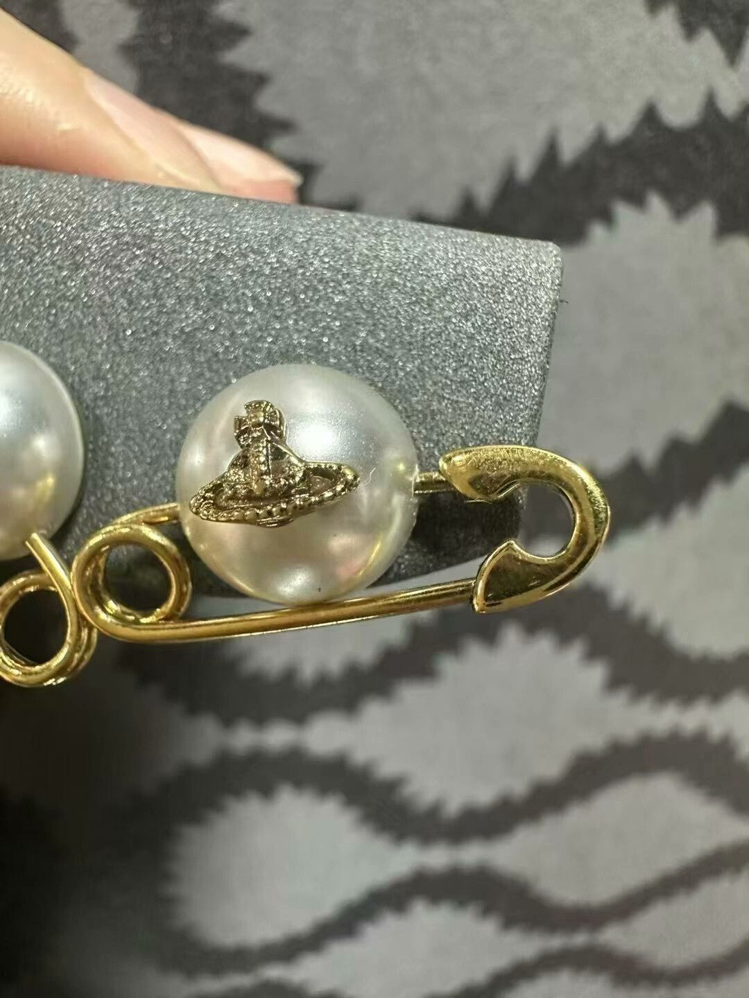 Vivienne Westwood Vivienne Westwood Saturn Pearl Earrings Size ONE SIZE - 4 Thumbnail