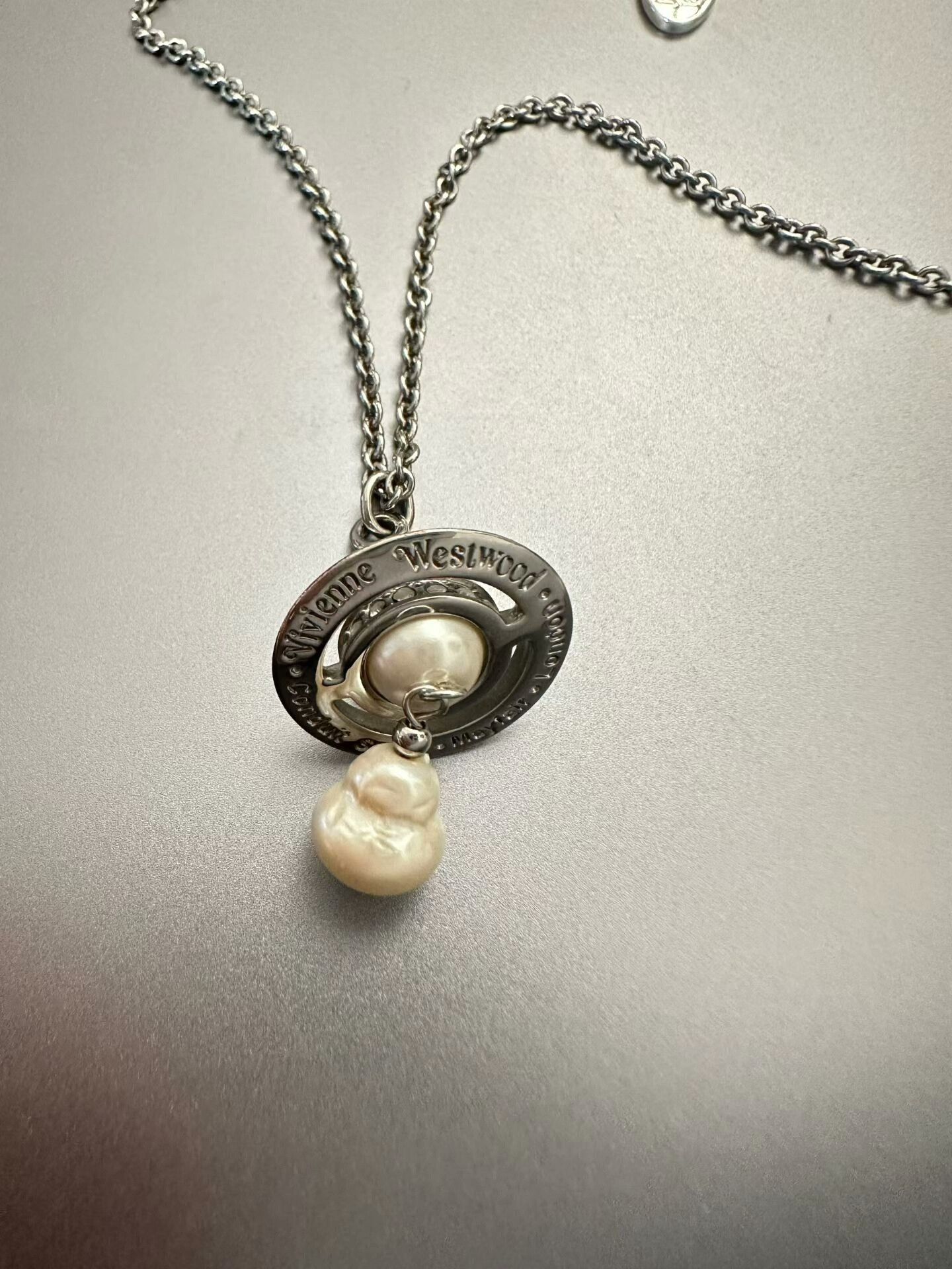 Vivienne Westwood Vivienne Westwood Saturn Necklace Size ONE SIZE - 2 Thumbnail