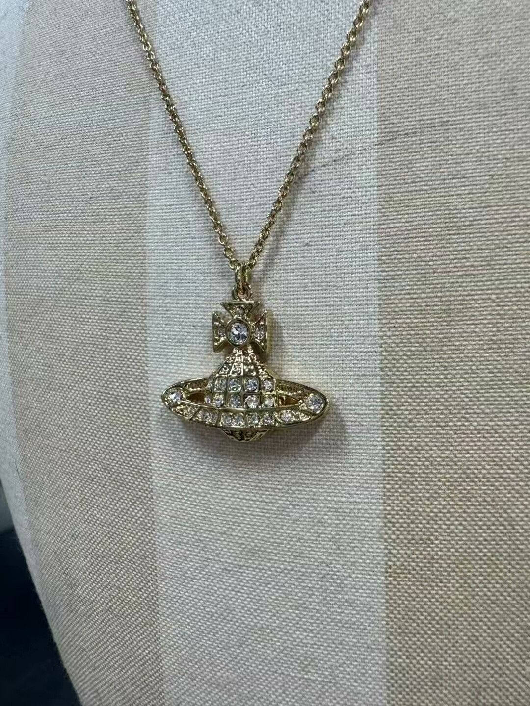 Vivienne Westwood Vivienne Westwood Gold Saturn Necklace Size ONE SIZE - 2 Thumbnail